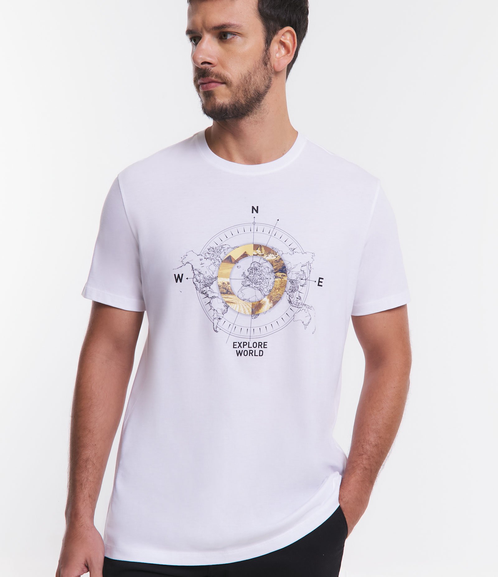 Camiseta Comfort em Algodão com Estampa de Bússola Branco 4