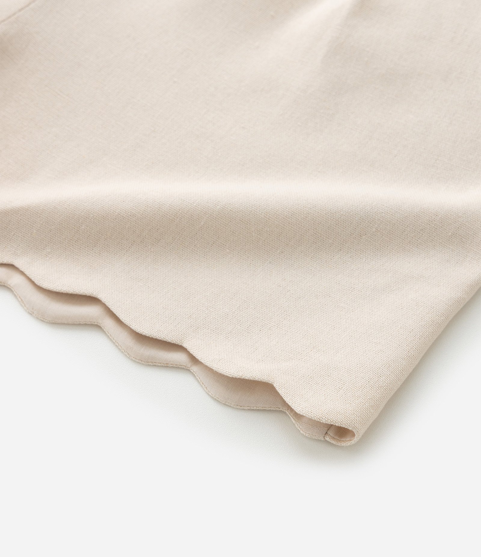 Short Alfaiatado em Viscolinho com Barra Nuvem - Tam 5 a 14 Anos Bege 8