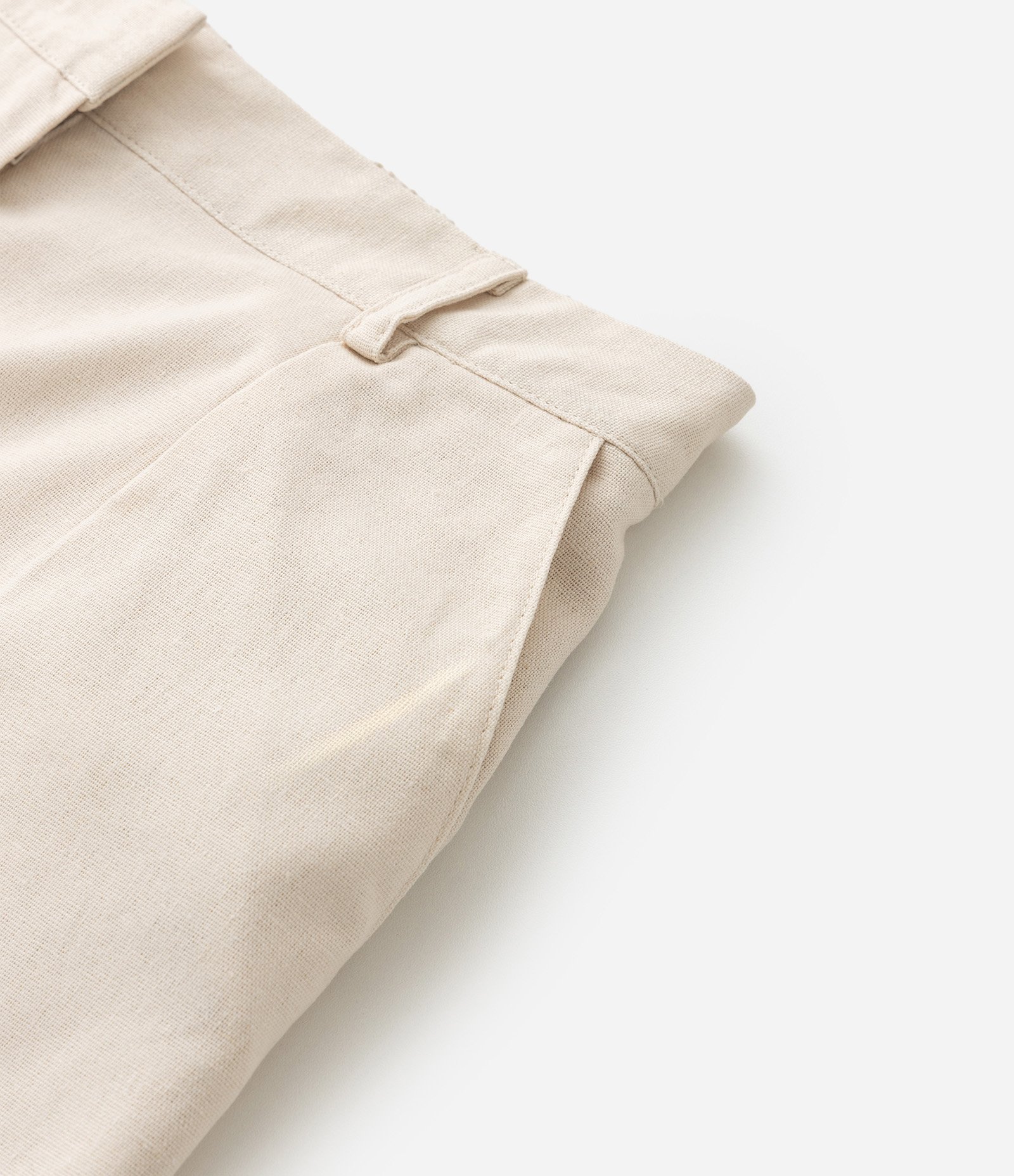 Short Alfaiatado em Viscolinho com Barra Nuvem - Tam 5 a 14 Anos Bege 7