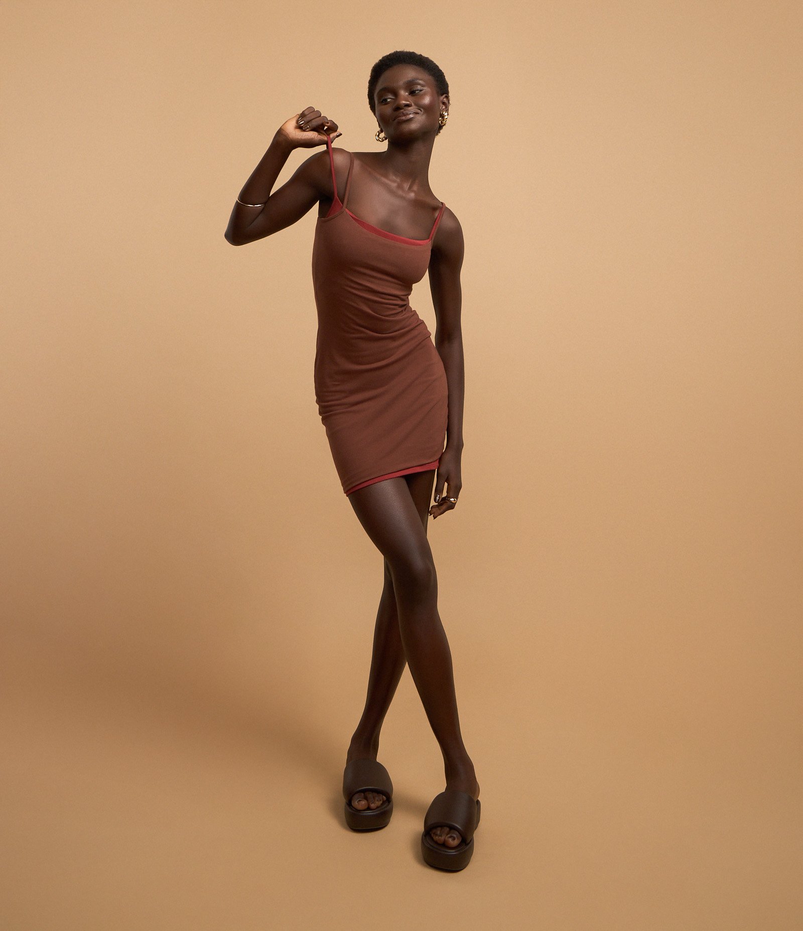 Vestido Curto em Cotton com Alças Finas Marrom 2