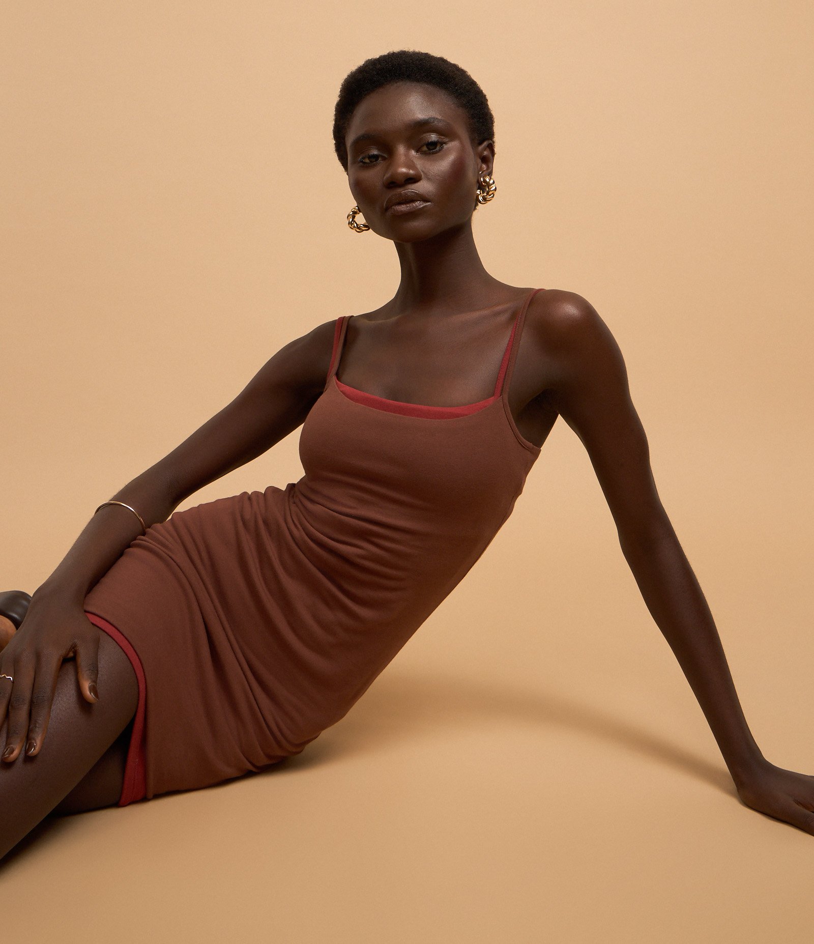 Vestido Curto em Cotton com Alças Finas Marrom 4