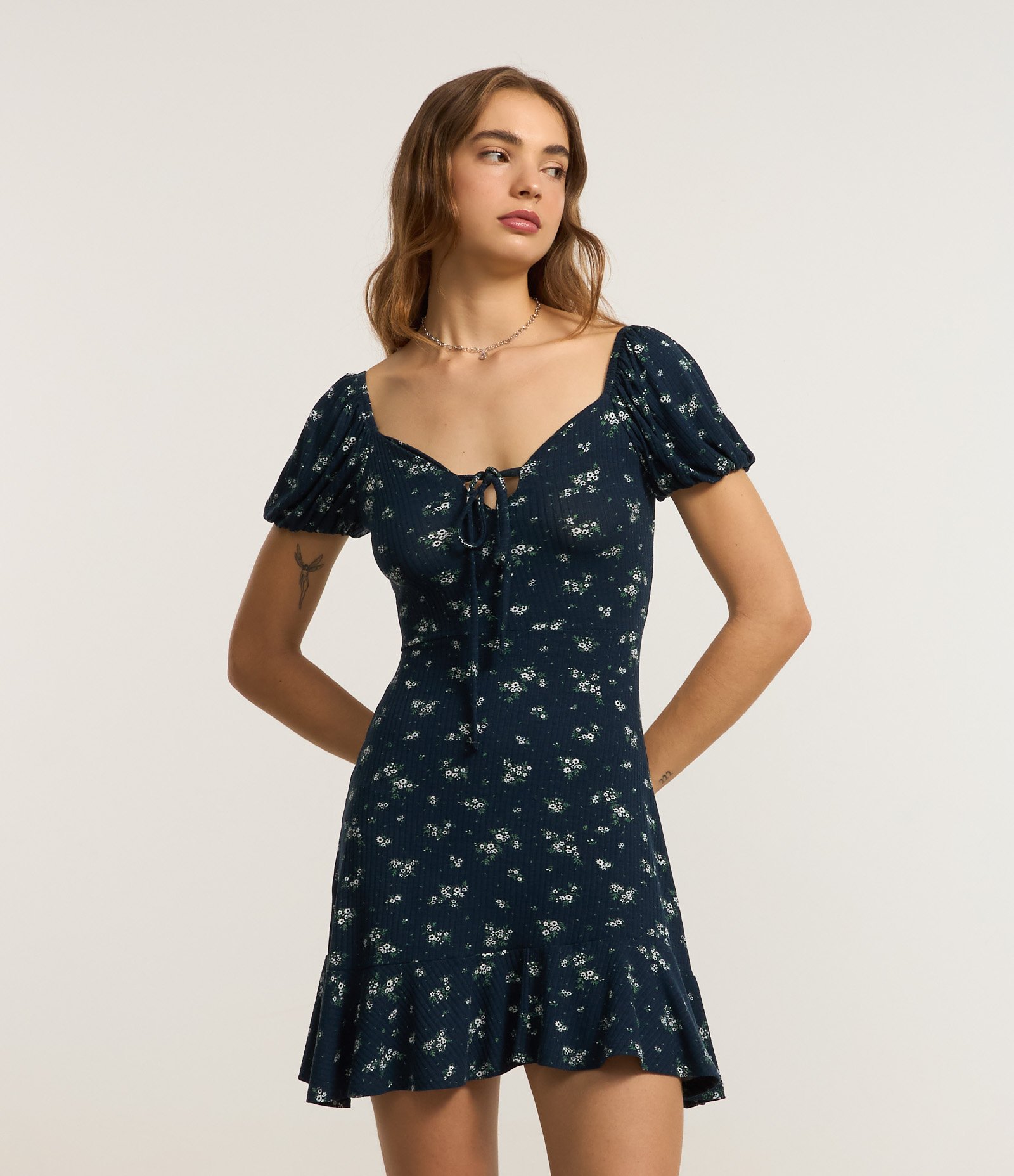Vestido Curto em Ribana com Estampa Floral Liberty Azul Marinho 1
