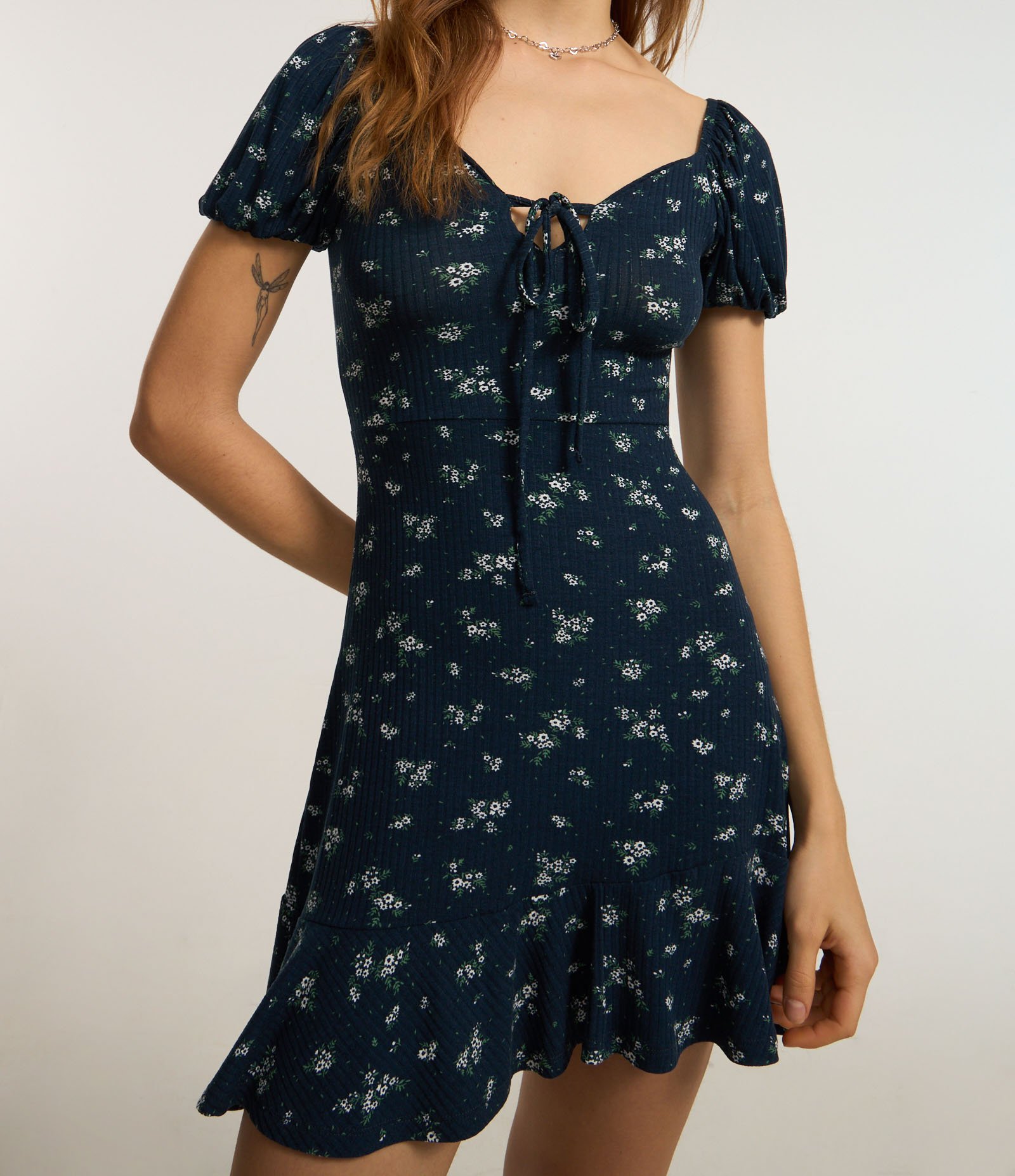 Vestido Curto em Ribana com Estampa Floral Liberty Azul Marinho 4