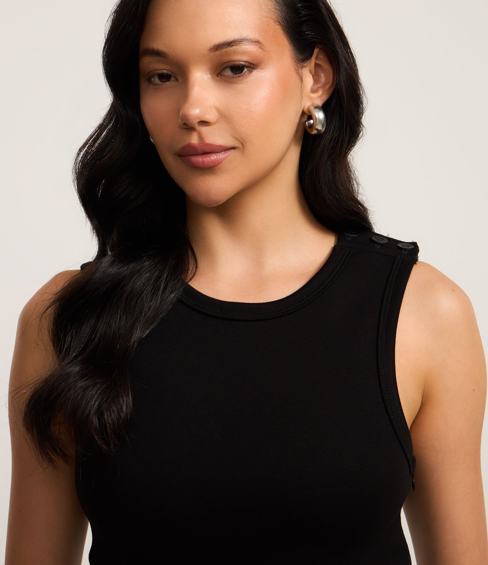 Macaquinho em Alfaiataria com Cinto e Lapela Frontal Preto 4