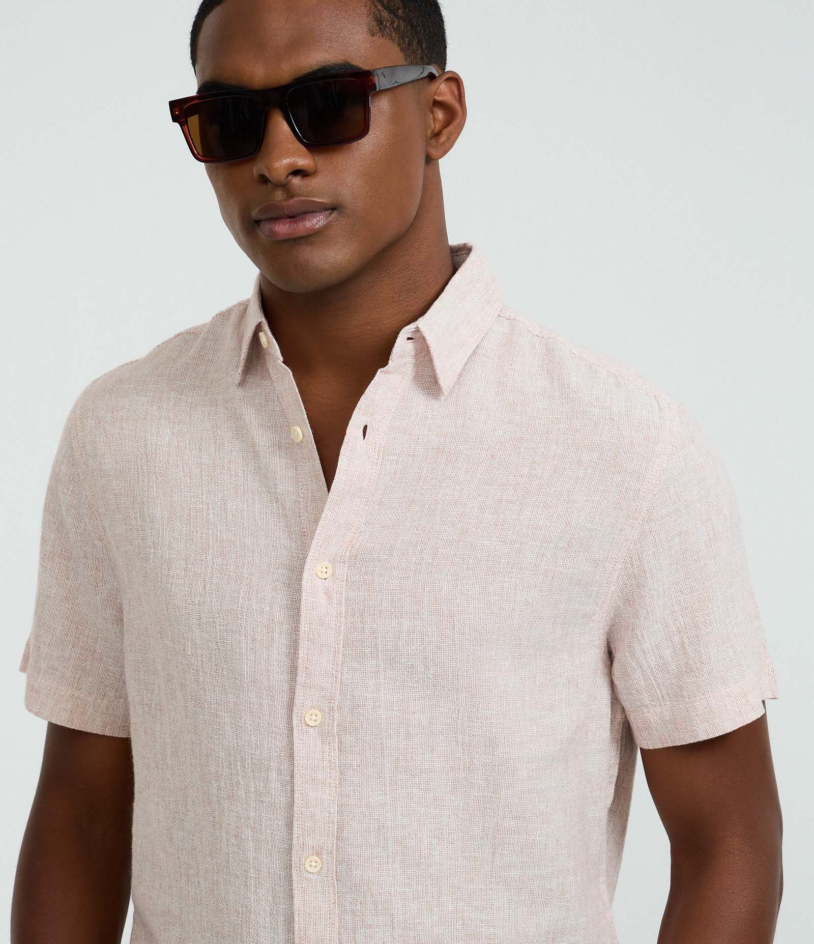 Camisa Regular em Linho com Abotoamento Rosa 4