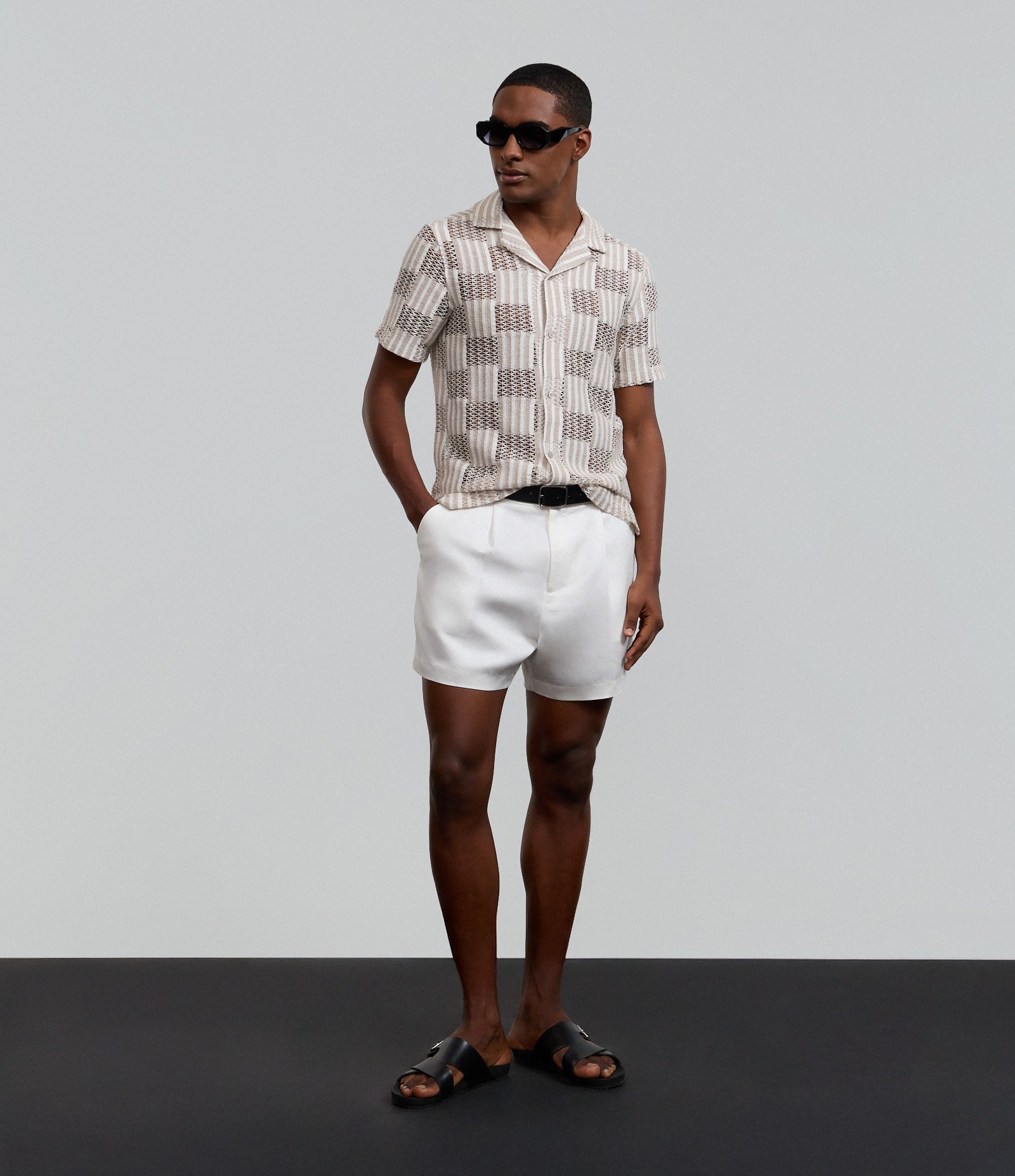 Camisa Regular em Renda Bicolor Texturizada Bege 2