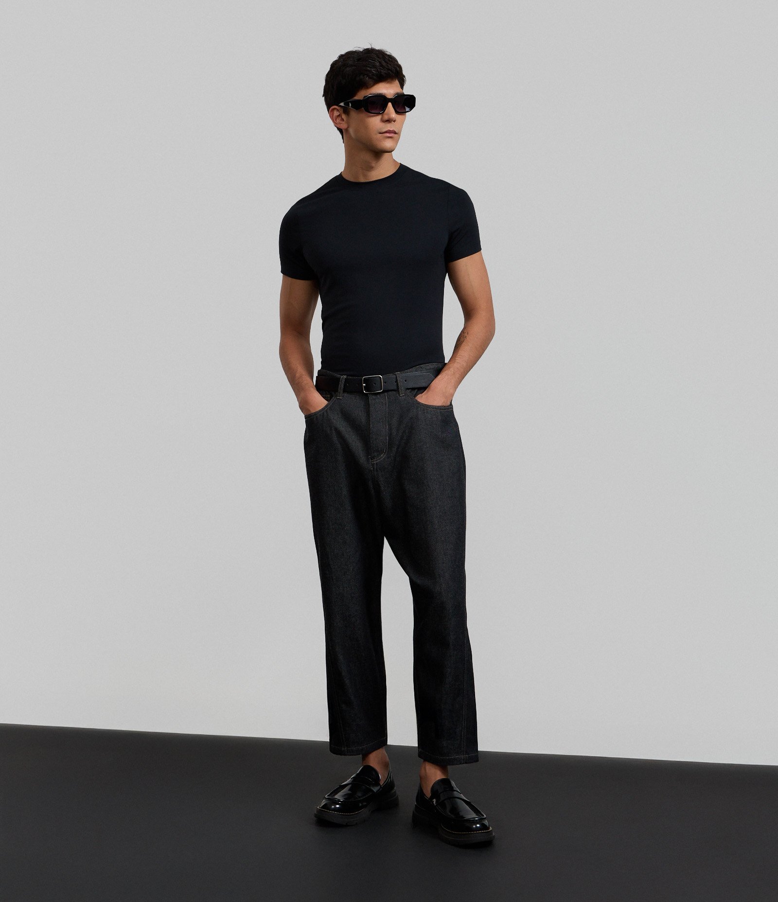 Camiseta Muscle em Viscose com Gola Reonda Preto 2