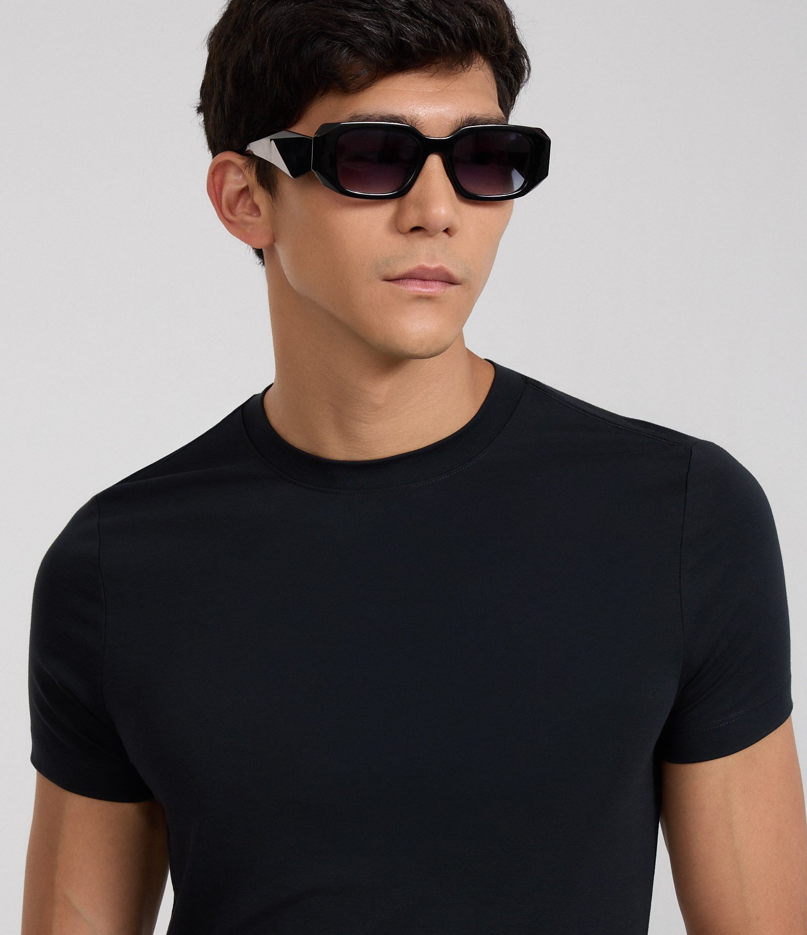 Camiseta Muscle em Viscose com Gola Reonda Preto 5