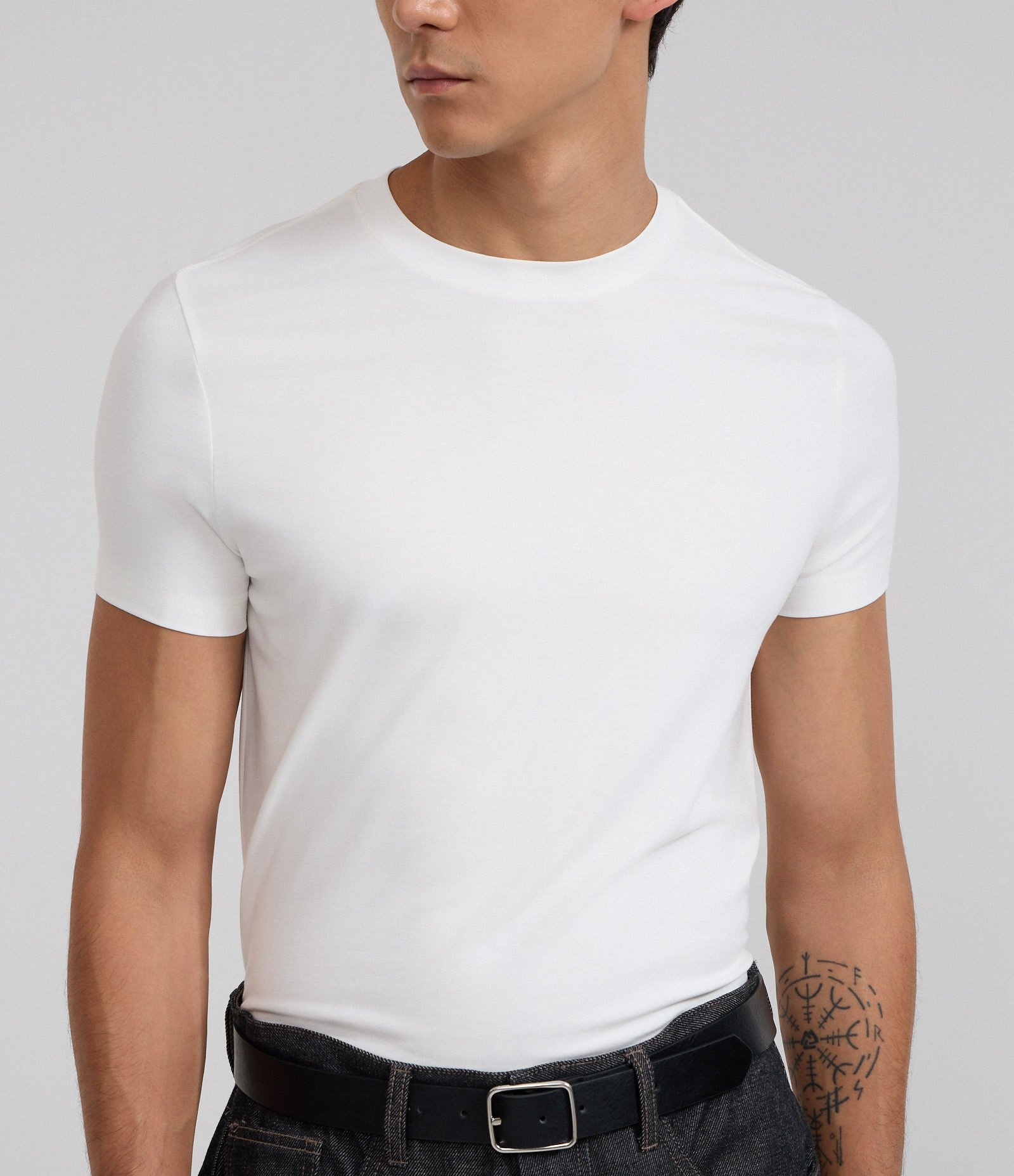 Camiseta Muscle em Viscose com Gola Reonda Branco 3