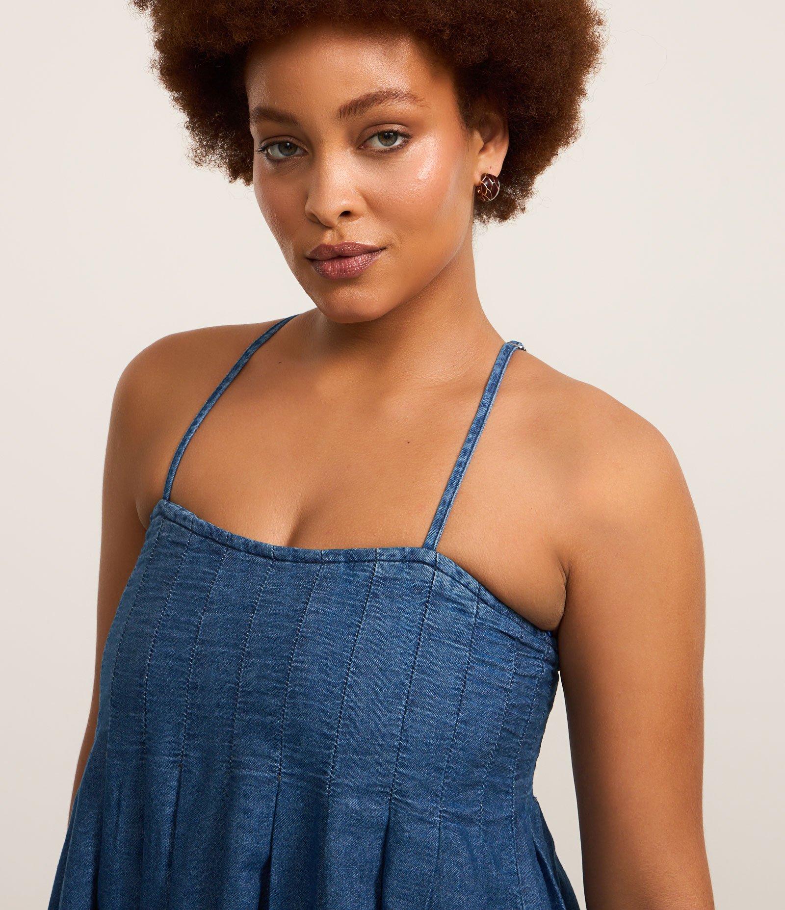 Vestido Curto em Jeans com Detalhe Drapeado Azul 4