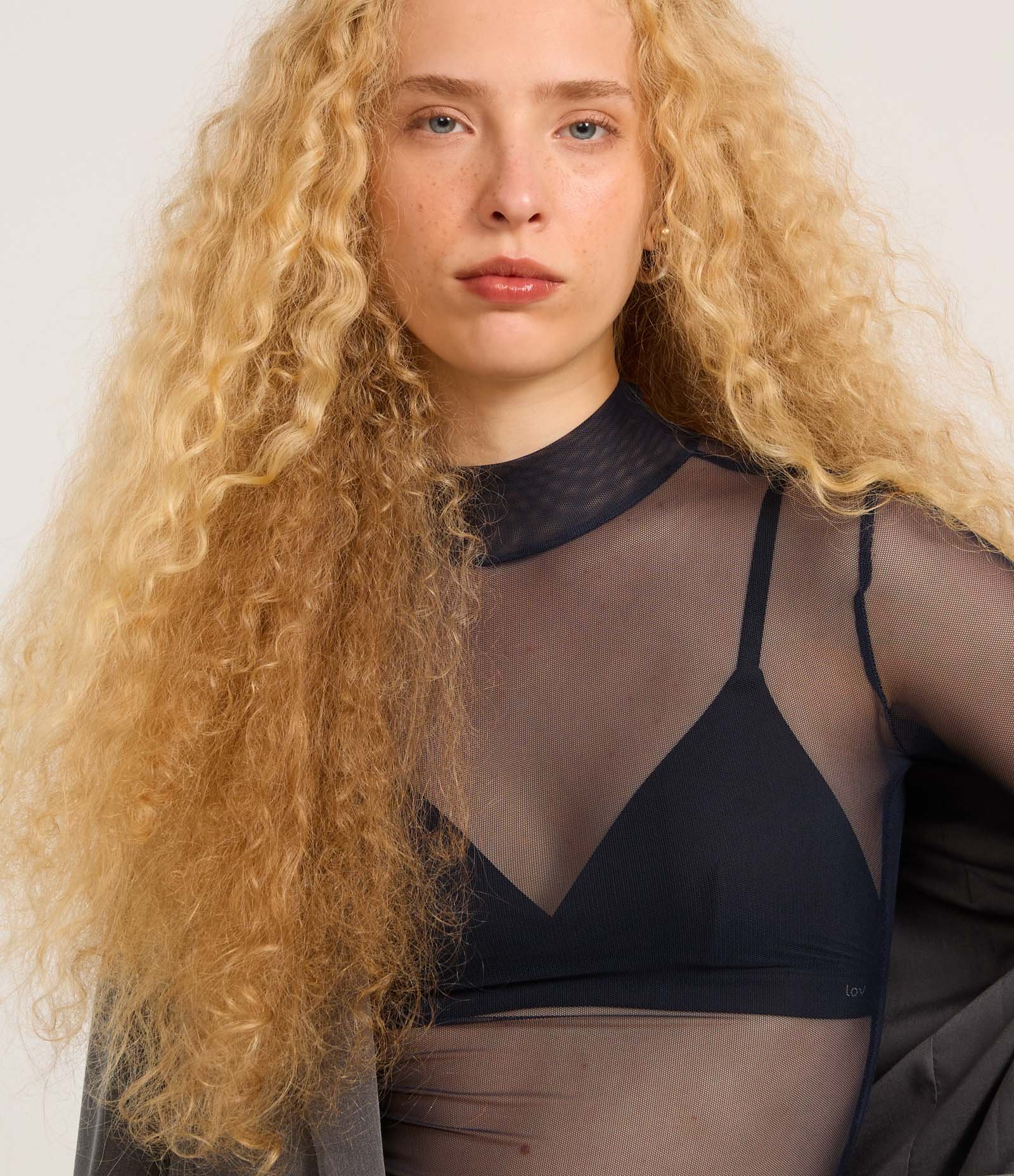 Blusa em Tule Segunda Pele com Transparência Azul Marinho 3