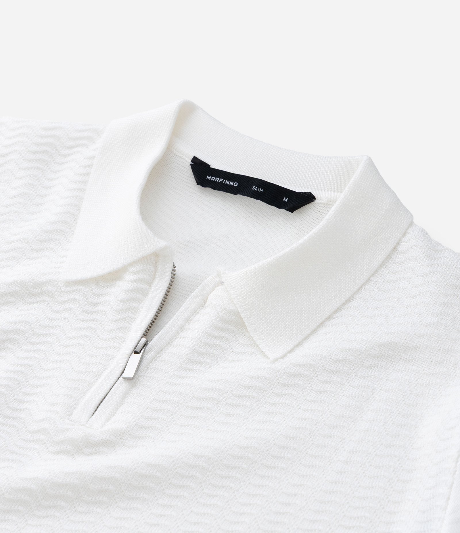 Polo Slim em Viscose Texturizada com Zíper Branco 6