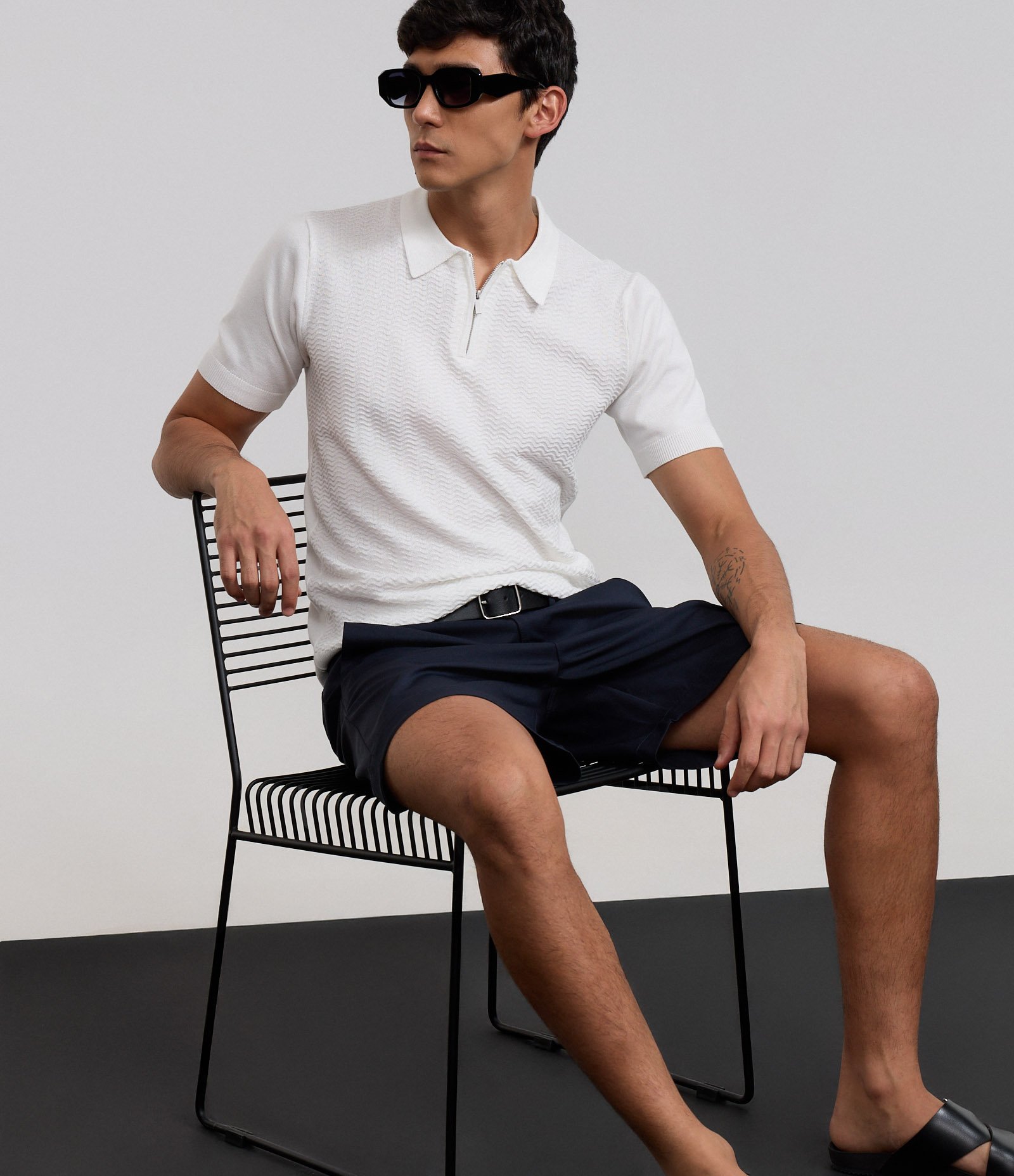 Polo Slim em Viscose Texturizada com Zíper Branco 3