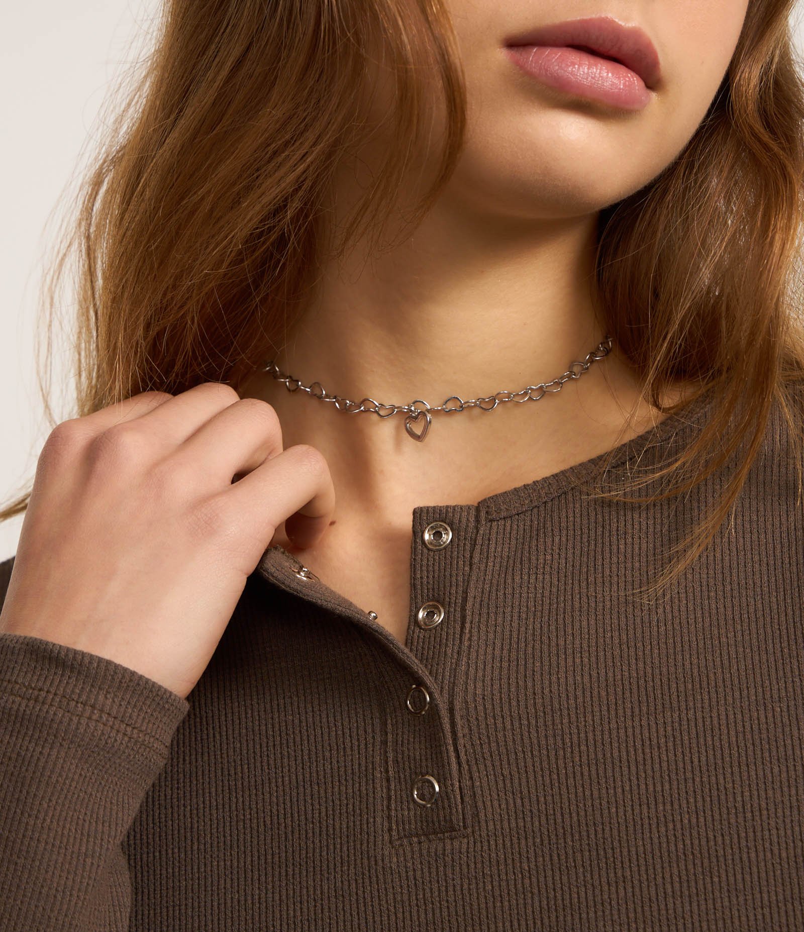 Blusa em Ribana com Botões Frontais e Barra Assimétrica Sobreposta Marrom 3