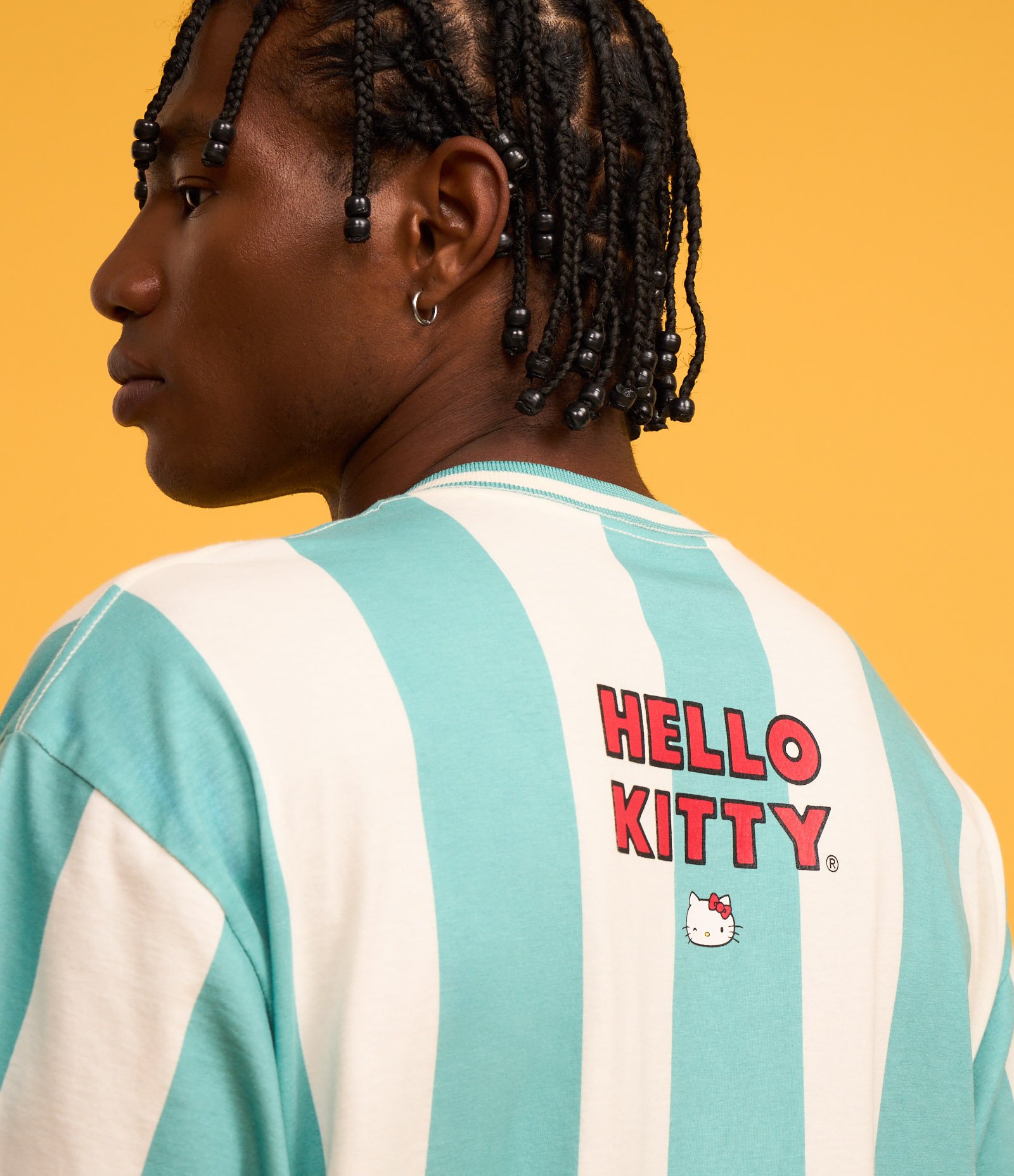 Camiseta Esportiva Boxy em Algodão Hello Kitty "Sport Club" Off White/Azul 6