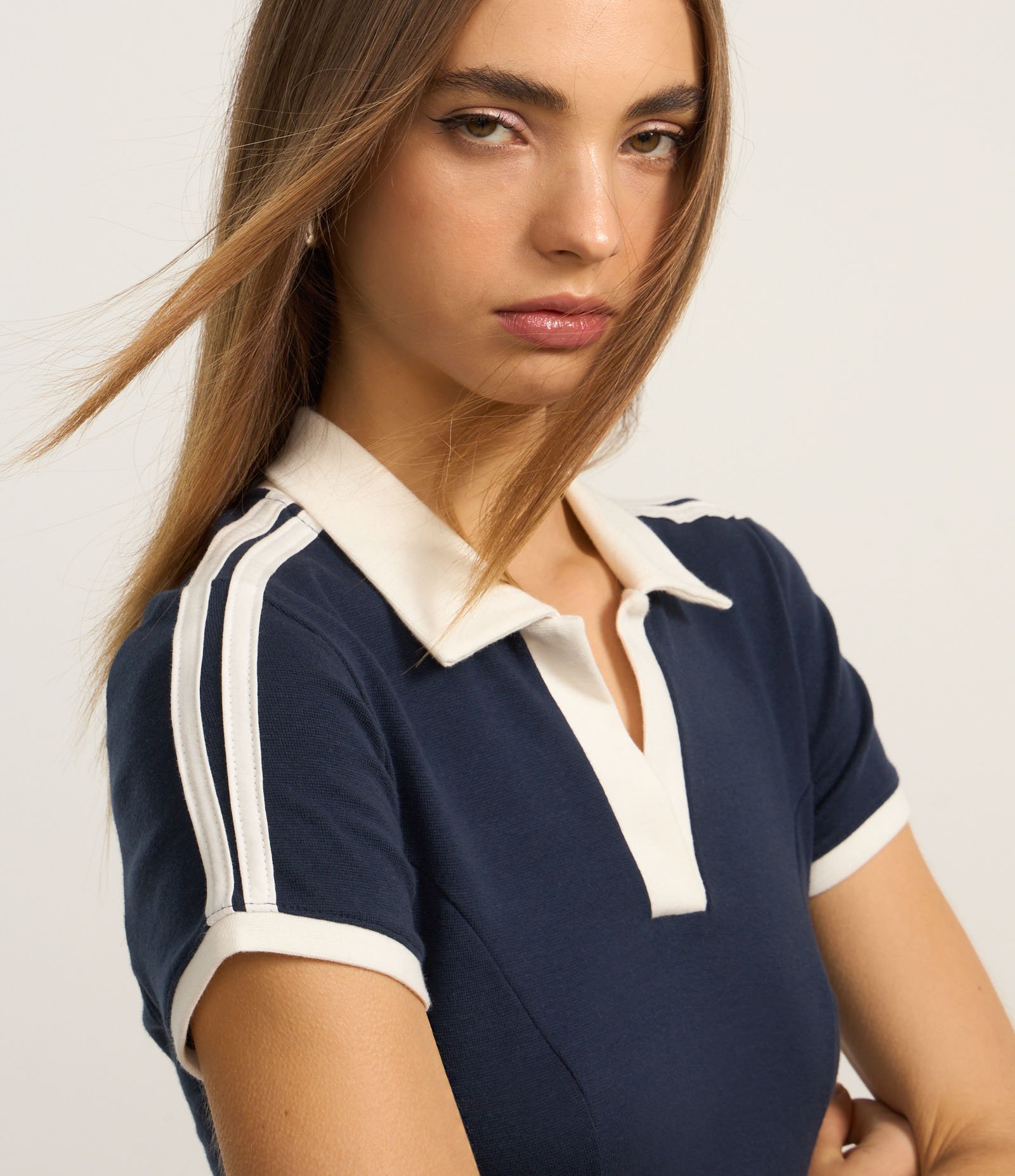 Vestido Curto em Ribana com Gola Polo Contrastante Azul Marinho 3