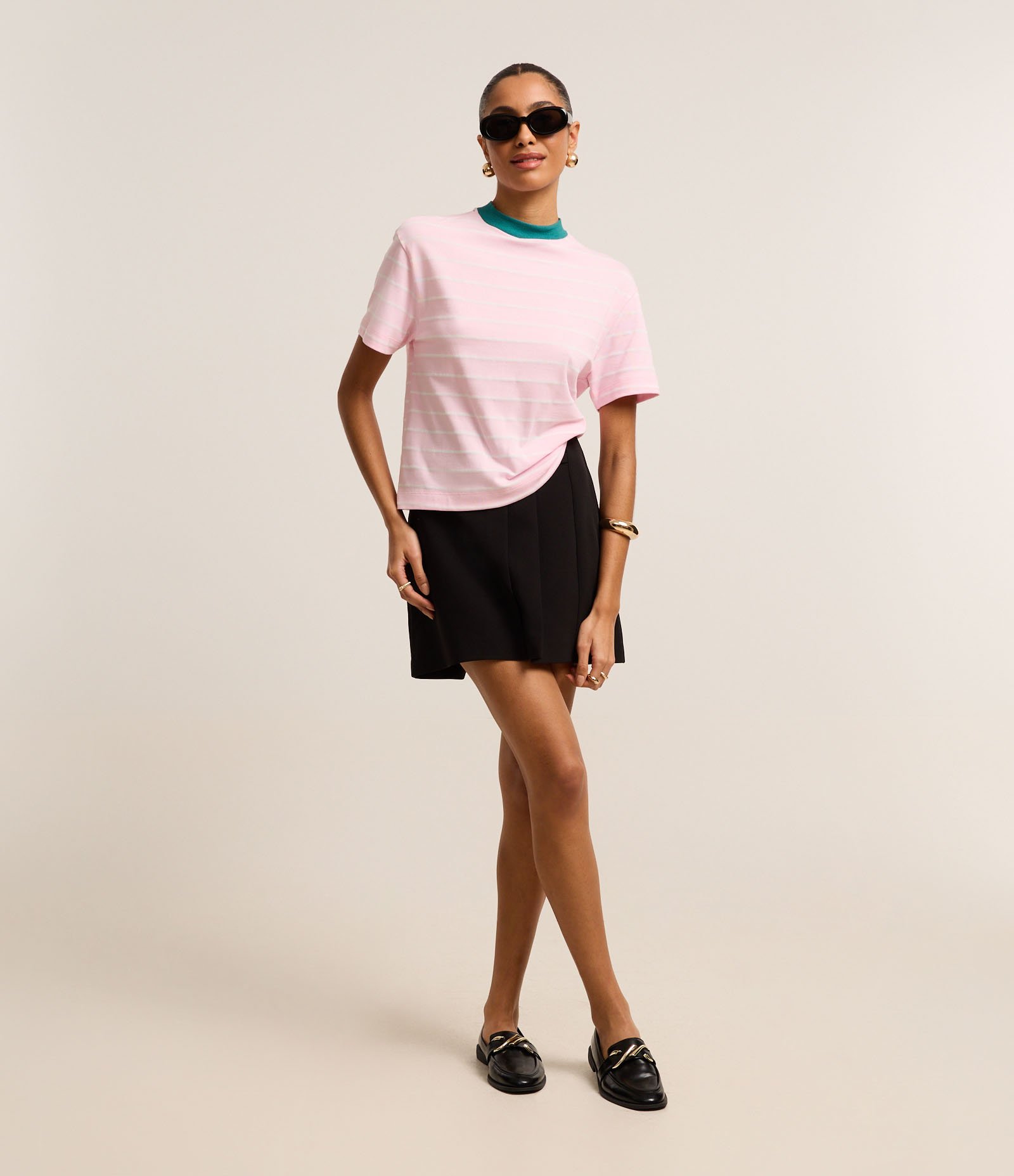 Camiseta Listrada em Malhão com Gola Contrastante Rosa 2