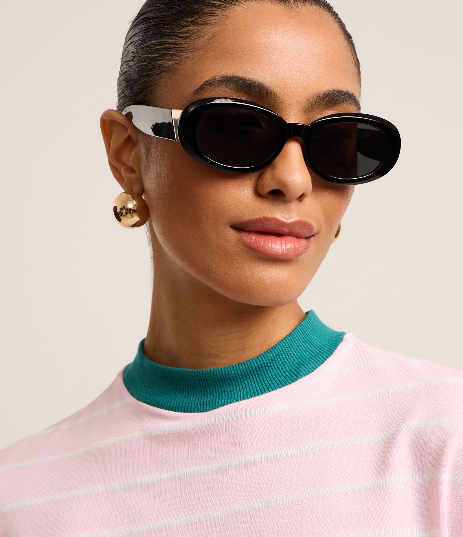 Camiseta Listrada em Malhão com Gola Contrastante Rosa 3