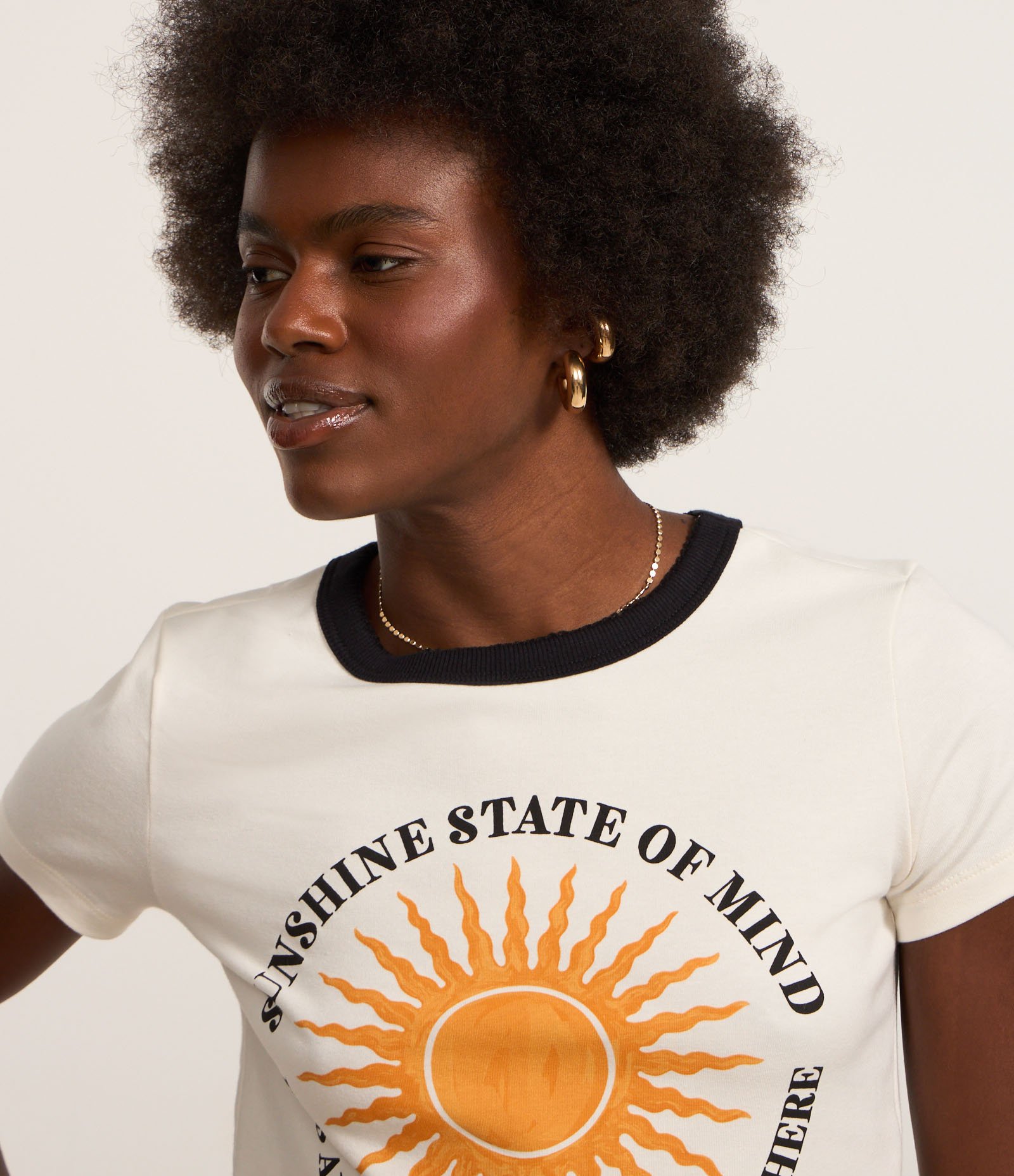 Blusa Baby Look em Algodão com Gola Contrastante e Estampa State Of Mind Branco 3