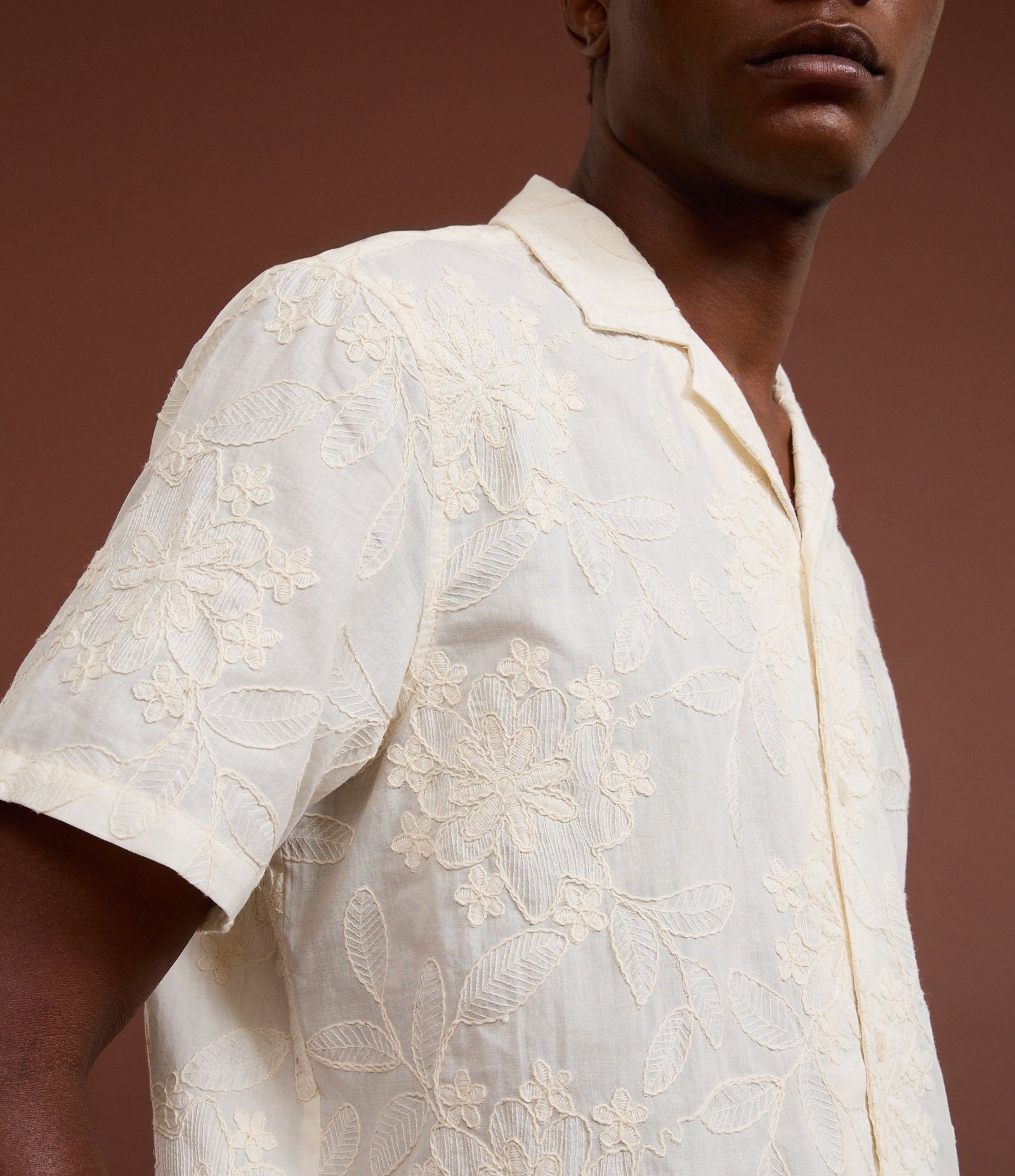 Camisa Comfort em Algodão com Bordado Floral e Texturizada Off White 8