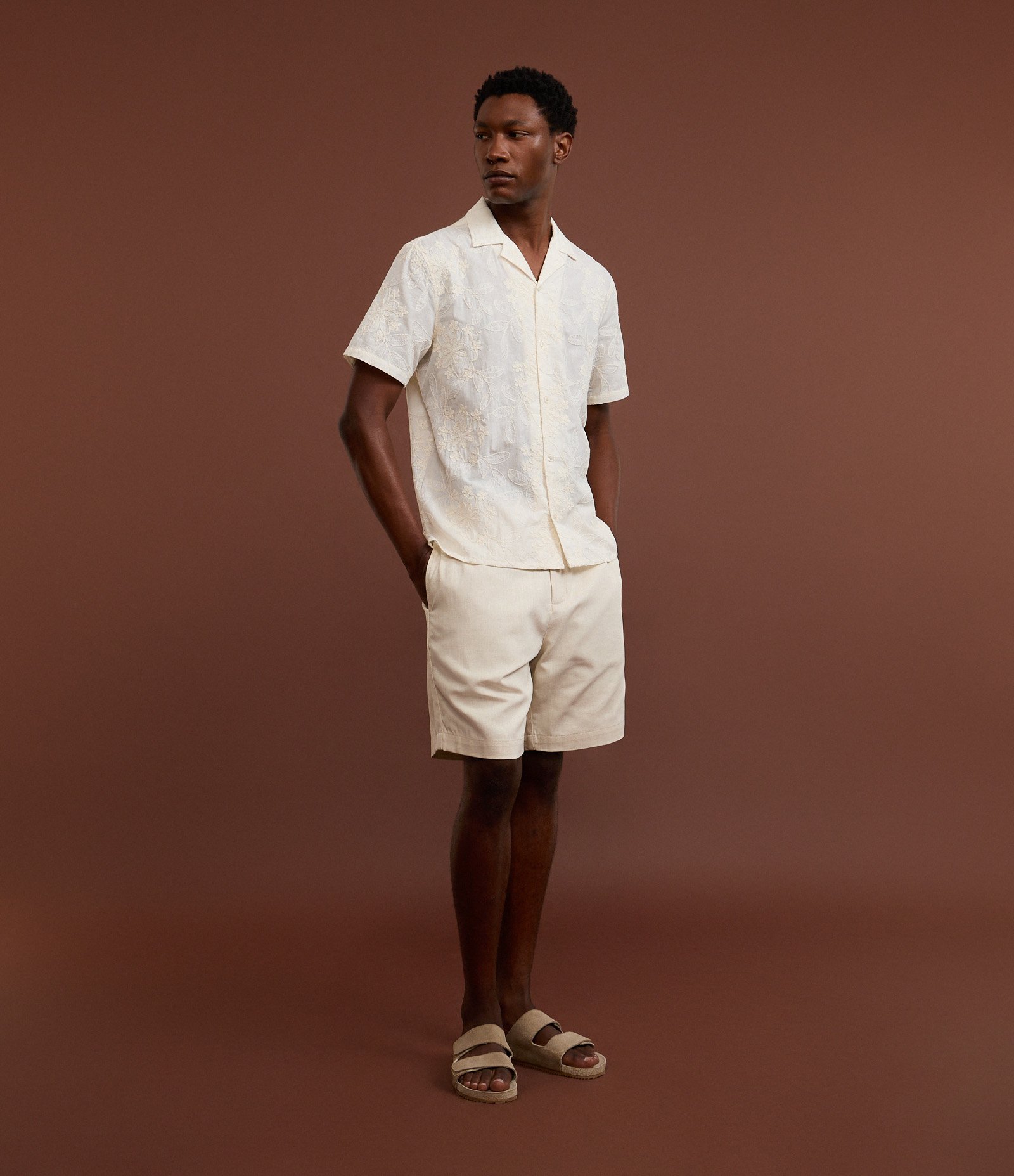 Camisa Comfort em Algodão com Bordado Floral e Texturizada Off White 2