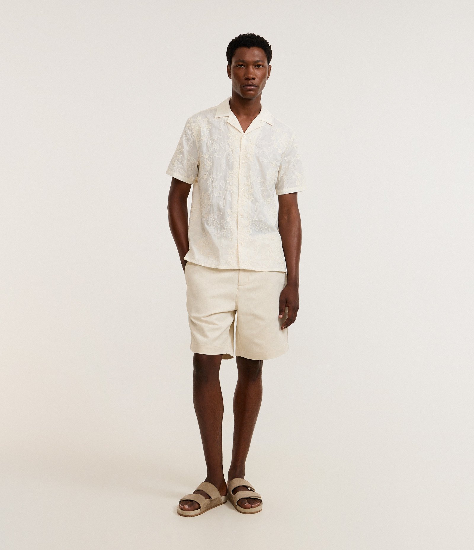 Camisa Comfort em Algodão com Bordado Floral e Texturizada Off White 5