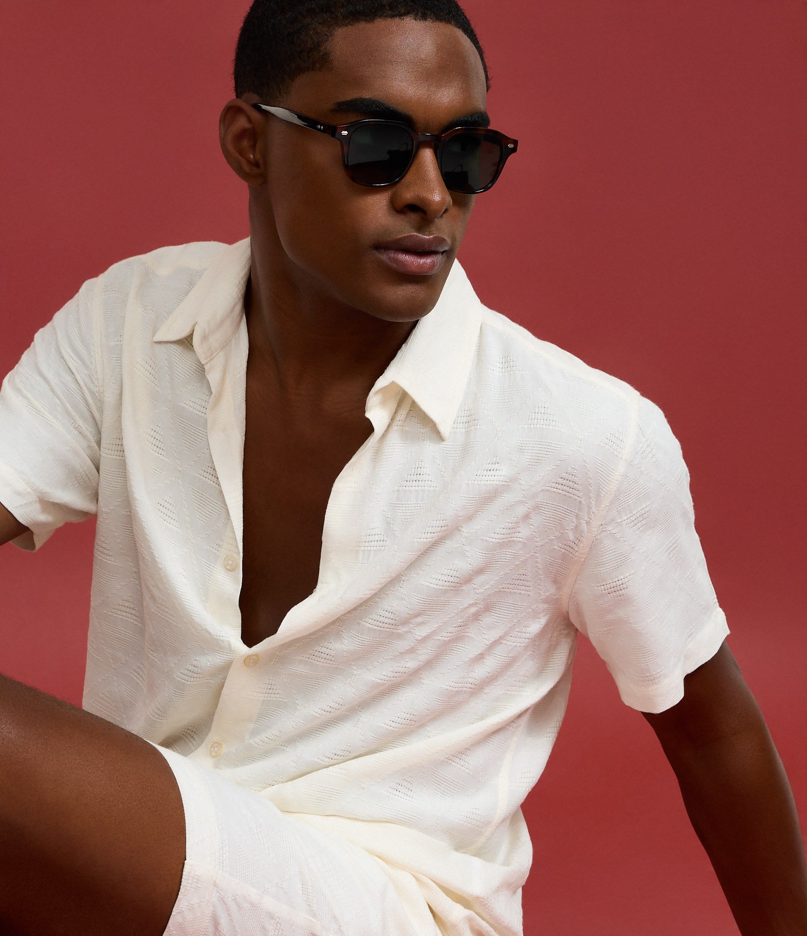 Camisa Regular em Viscose com Textura de Losangos Off White 3