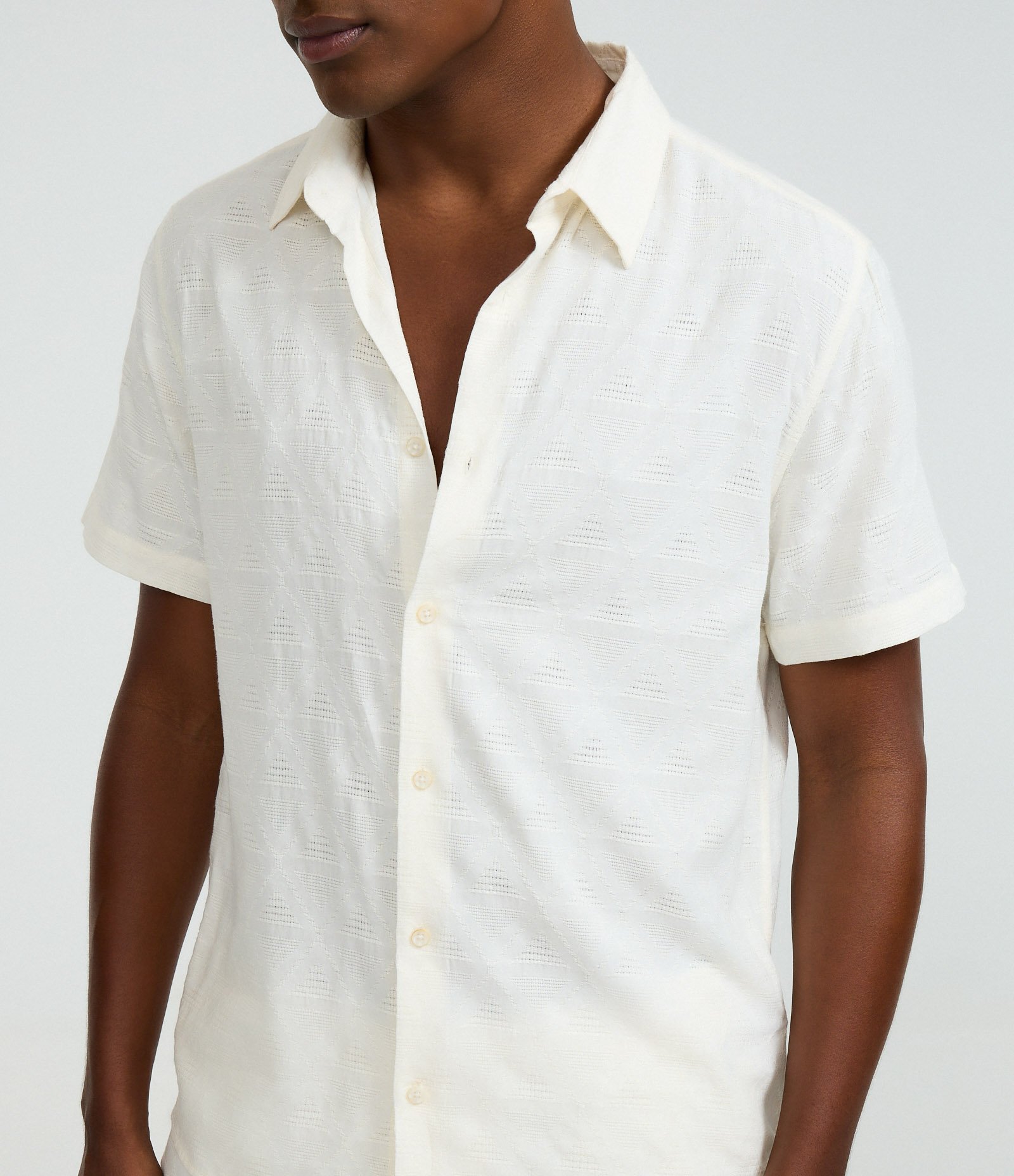 Camisa Regular em Viscose com Textura de Losangos Off White 4