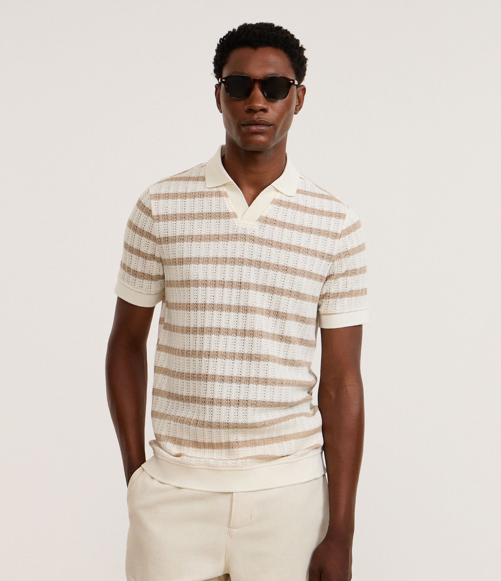 Camiseta Polo Regular em Algodão Listrada com Textura Efeito Crochê Bege 1