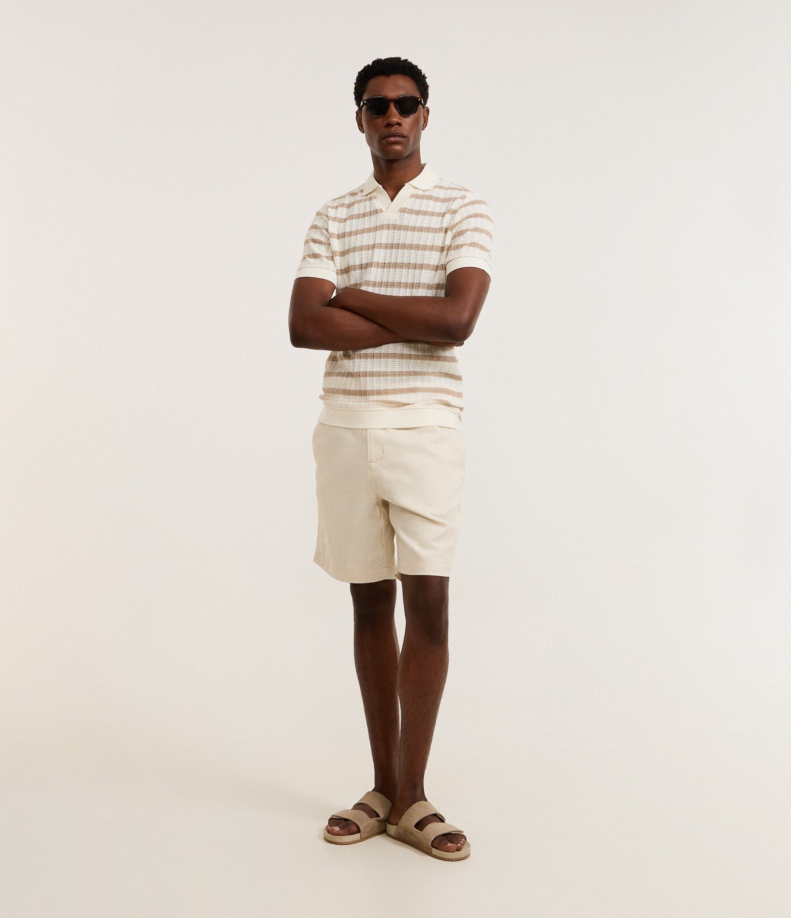 Camiseta Polo Regular em Algodão Listrada com Textura Efeito Crochê Bege 2