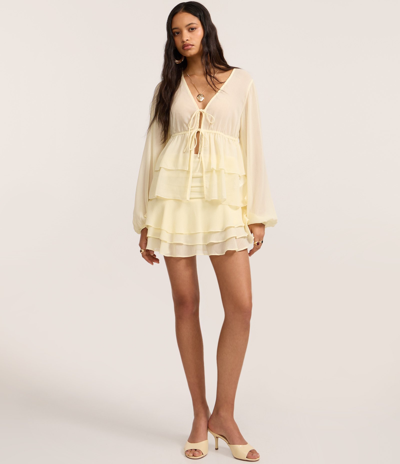 Blusa com Amarração Frontal e Manga Longa Ajustada Amarelo 2