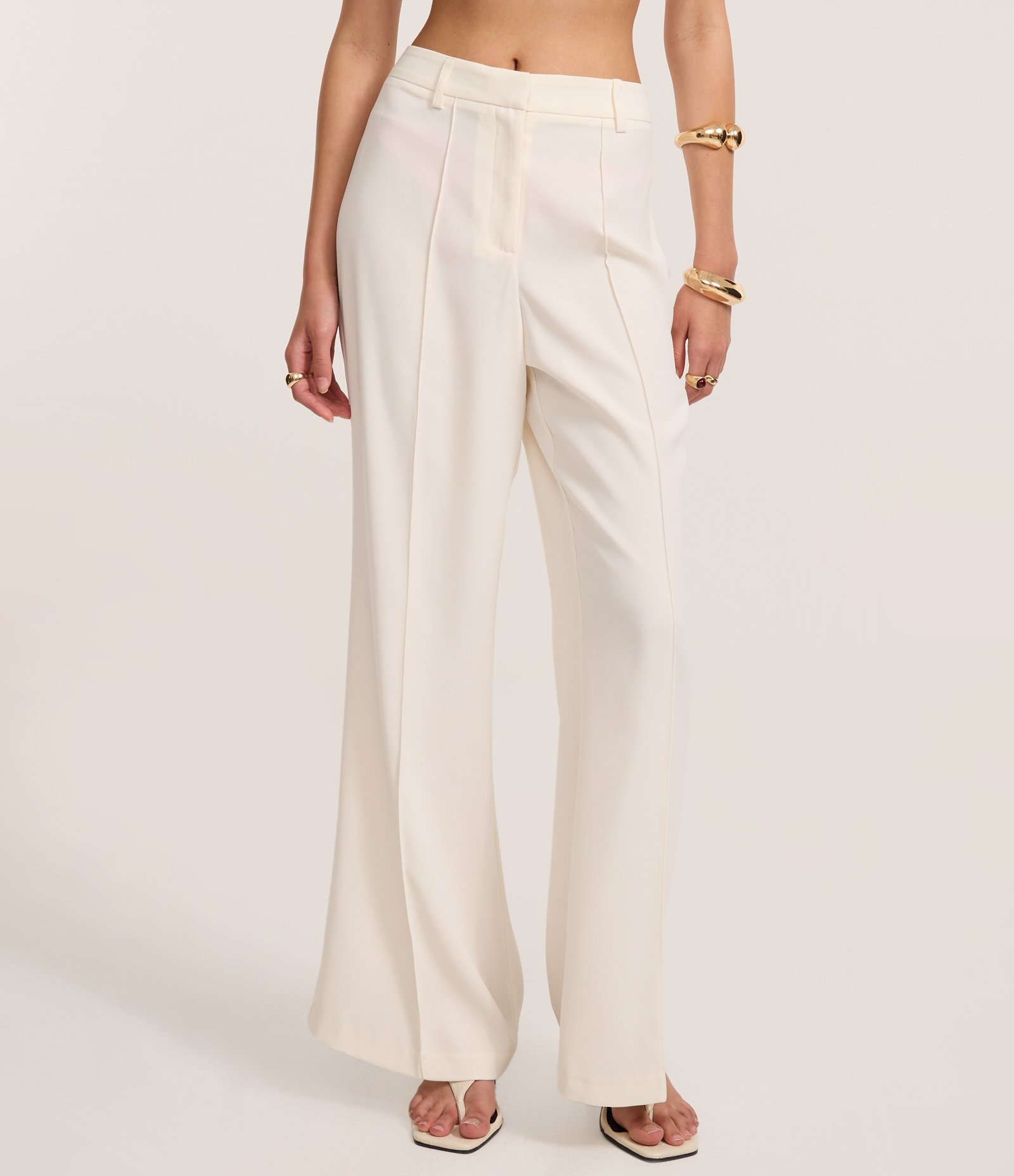 Calça Flare Alfaiatada com Frisos Off White 3