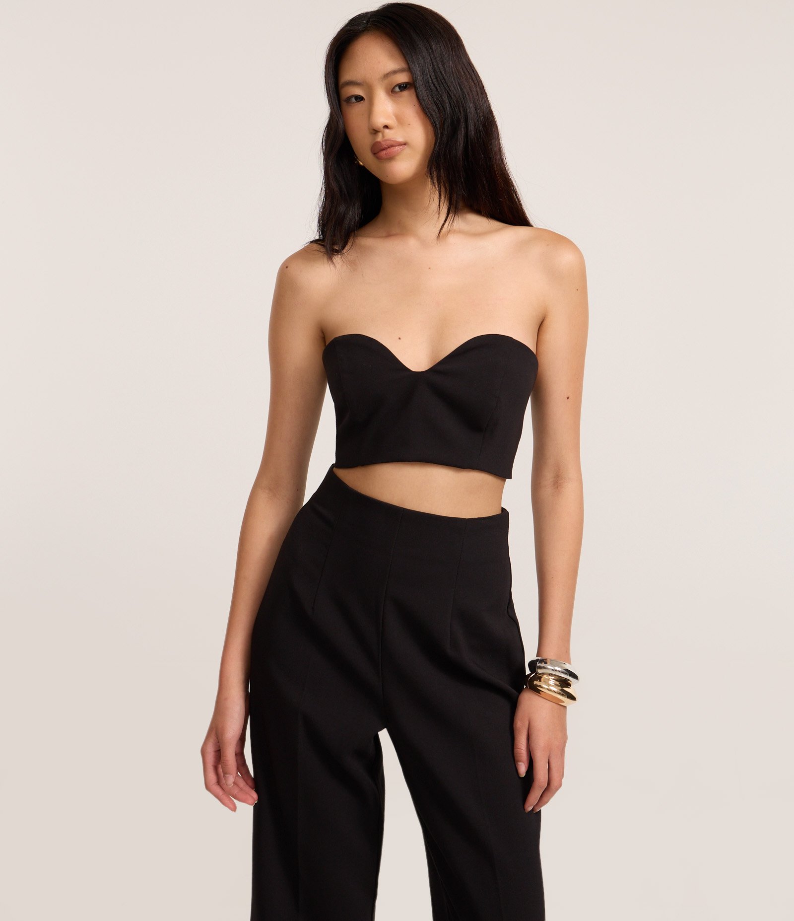 Calça Pantalona Alfaiatada com Pregas e Frisos Preto 2