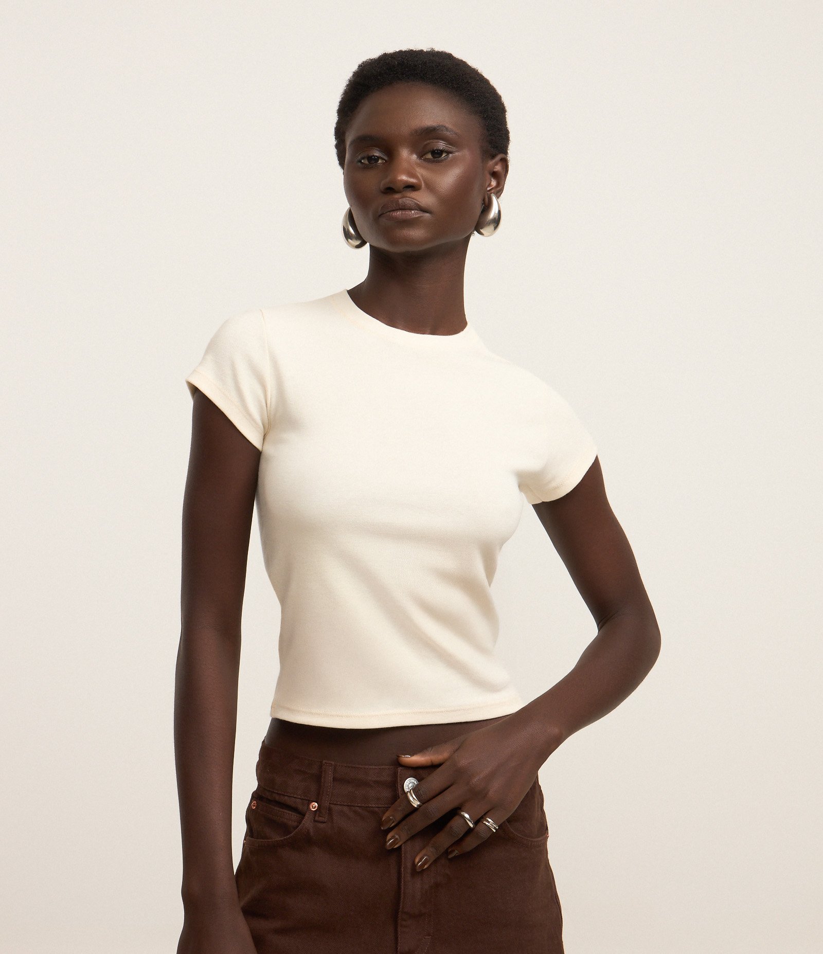 Blusa Básica Justinha e Alongada em Ribana Bege 1