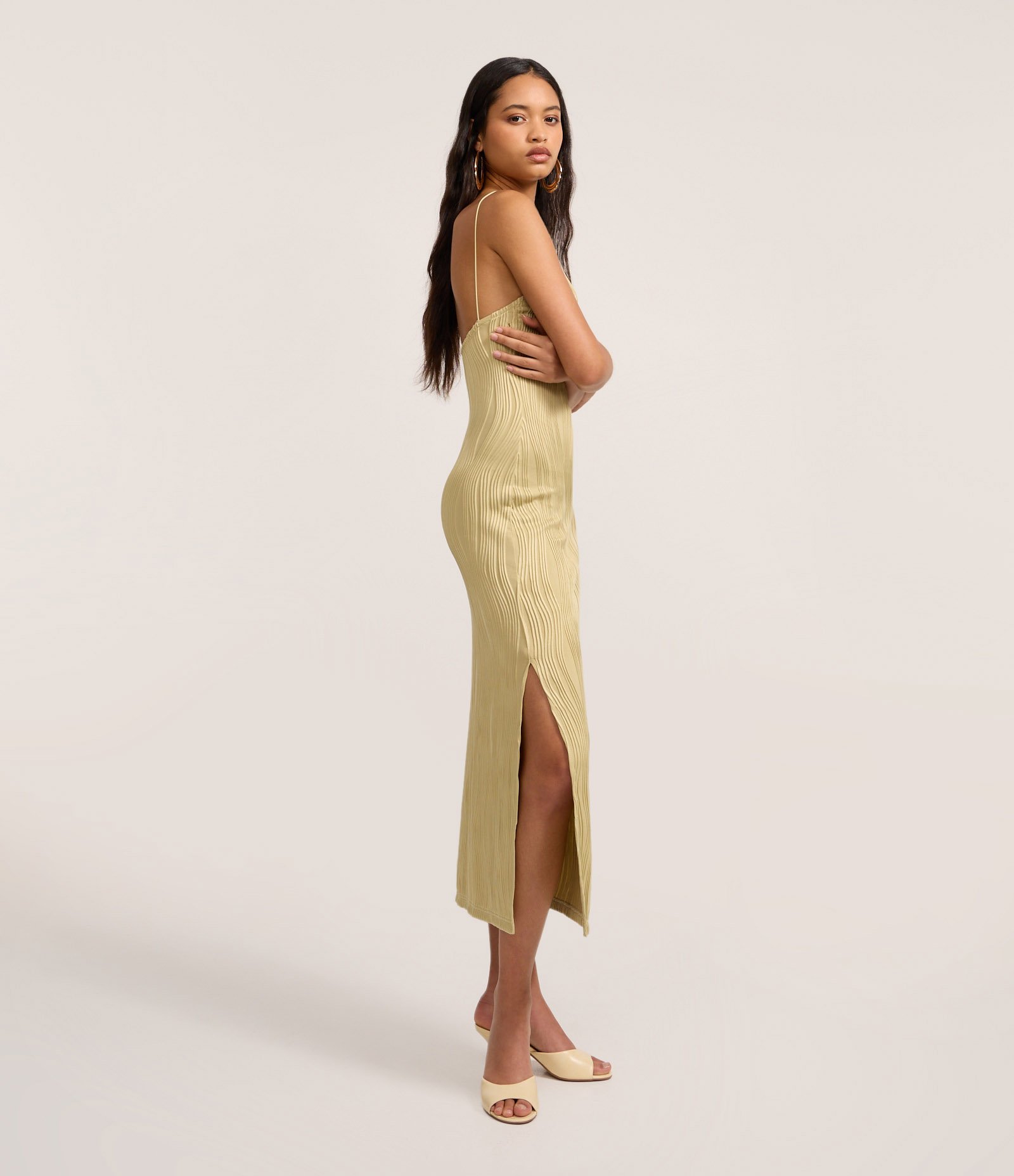 Vestido New Midi Frente Única em Jersey Texturizado com Alças Finas Verde 1