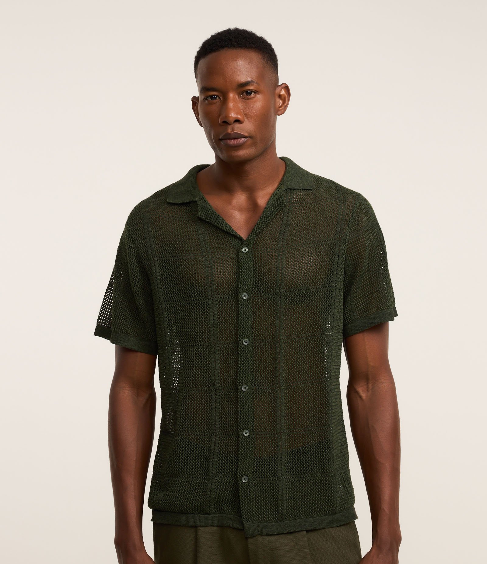 Camisa Regular com Efeito Crochê e Textura Quadriculada Verde 1