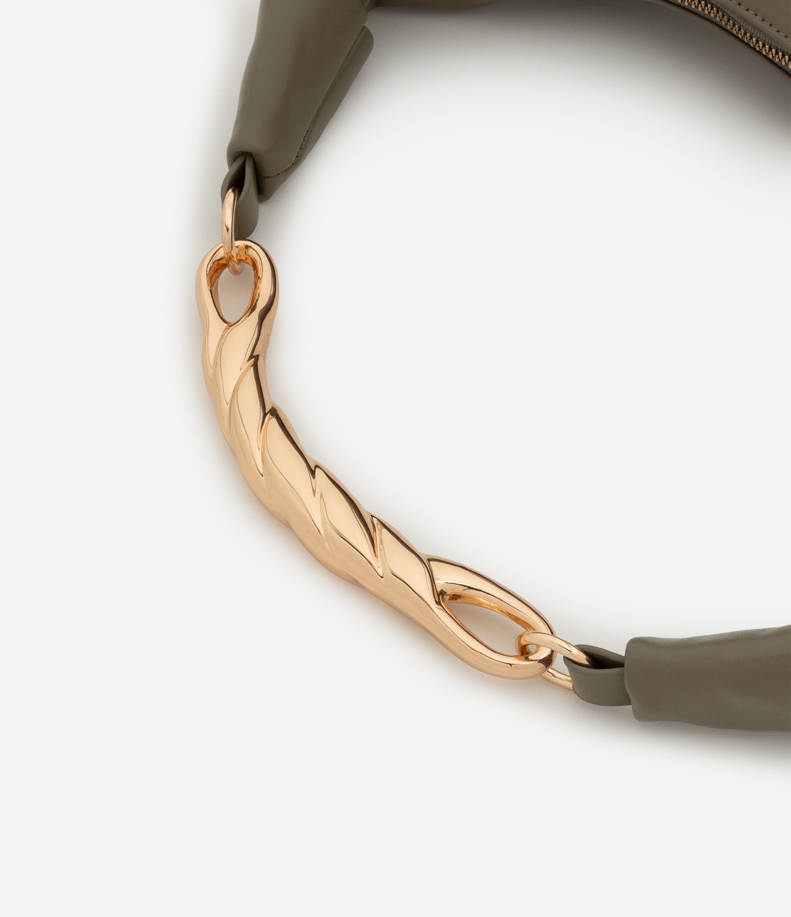 Bolsa Hobo Grande com Detalhe de Metal na Alça Boho Romântico Verde 4