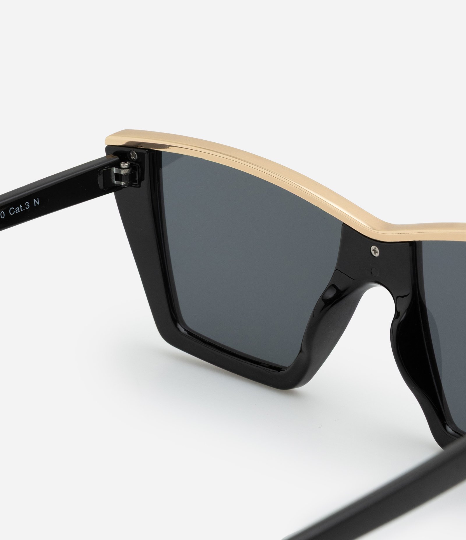 Óculos de Sol Gateado com Detalhe em Metal Preto 3