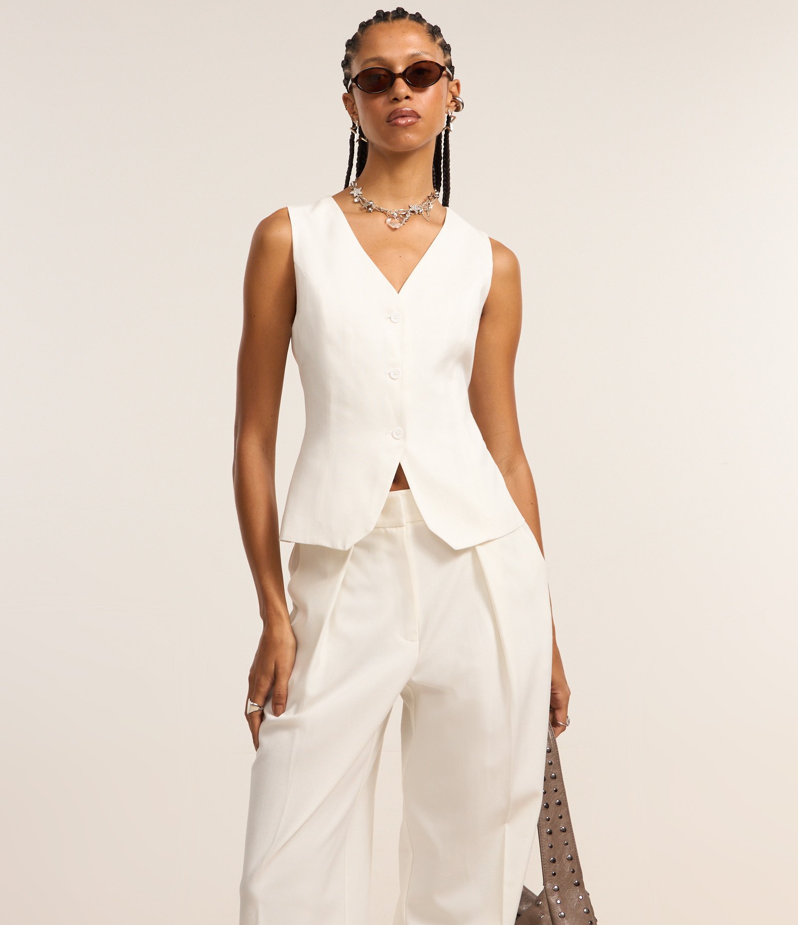 Calça Reta em Alfaiataria com Pregas Branco 2