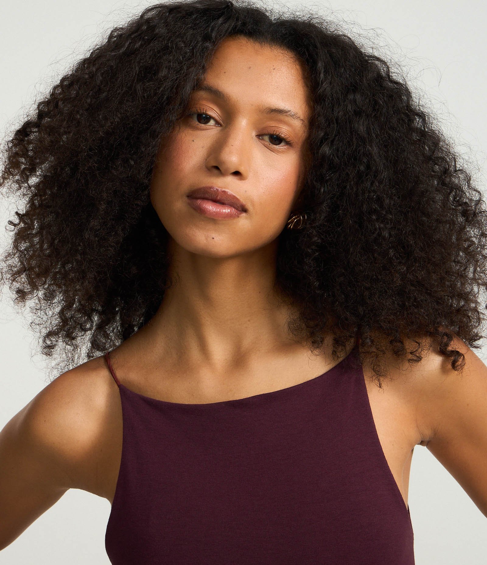 Vestido Midi com Alças Finas e Fenda Bordô 3