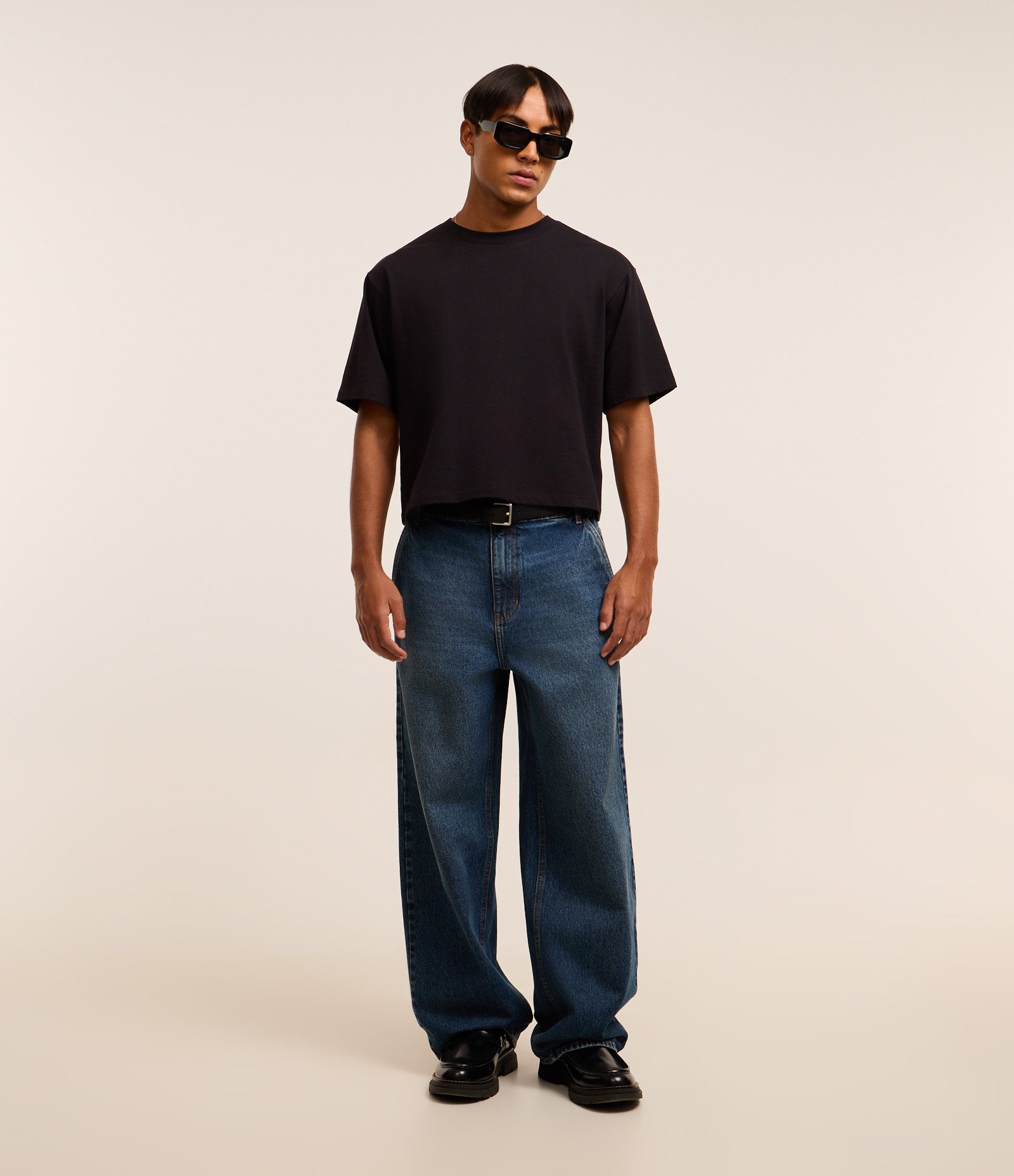 Camiseta Cropped em Malhão Preto 2