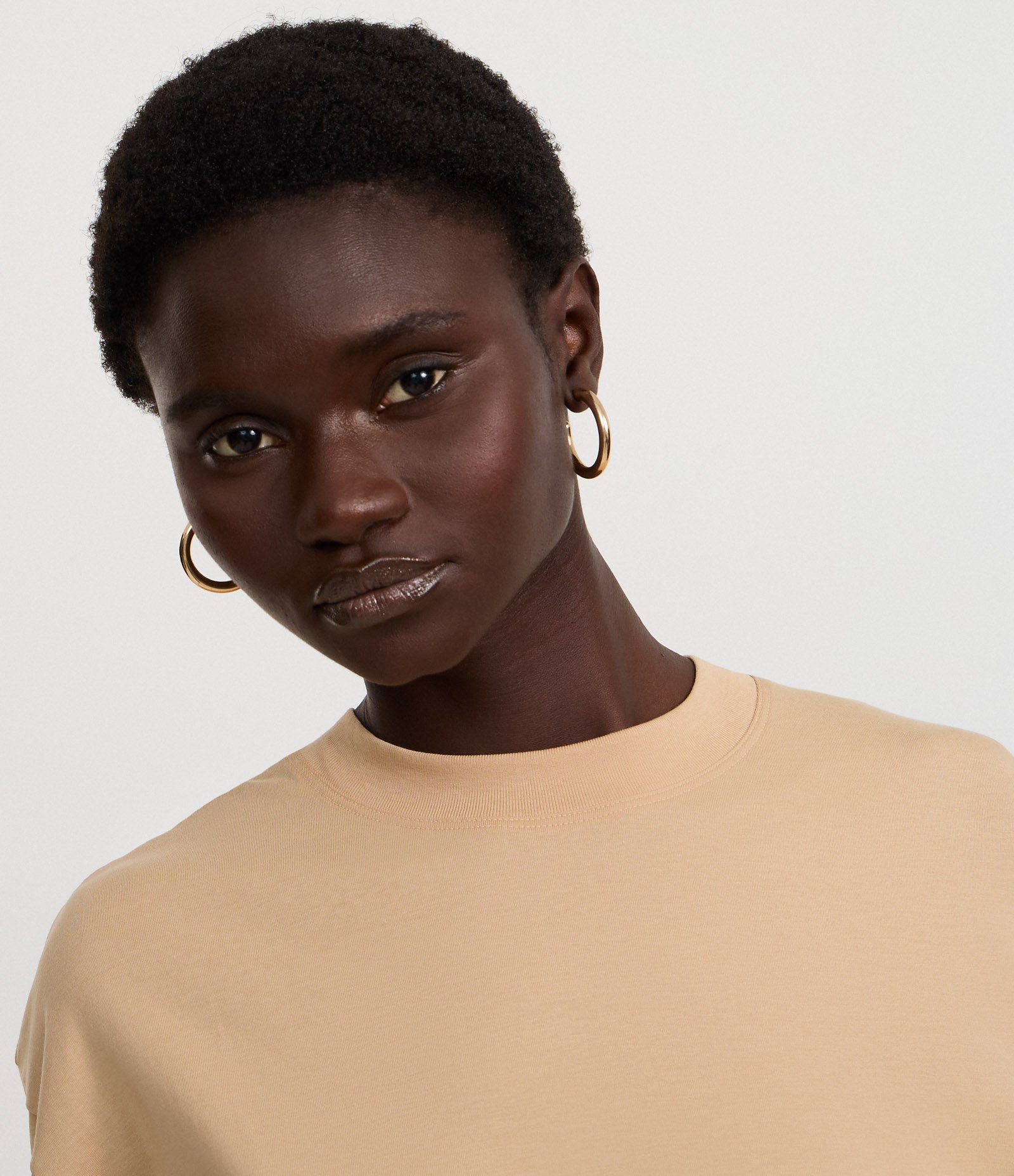 Camiseta Cropped Oversized em Algodão Peruano Marrom 6