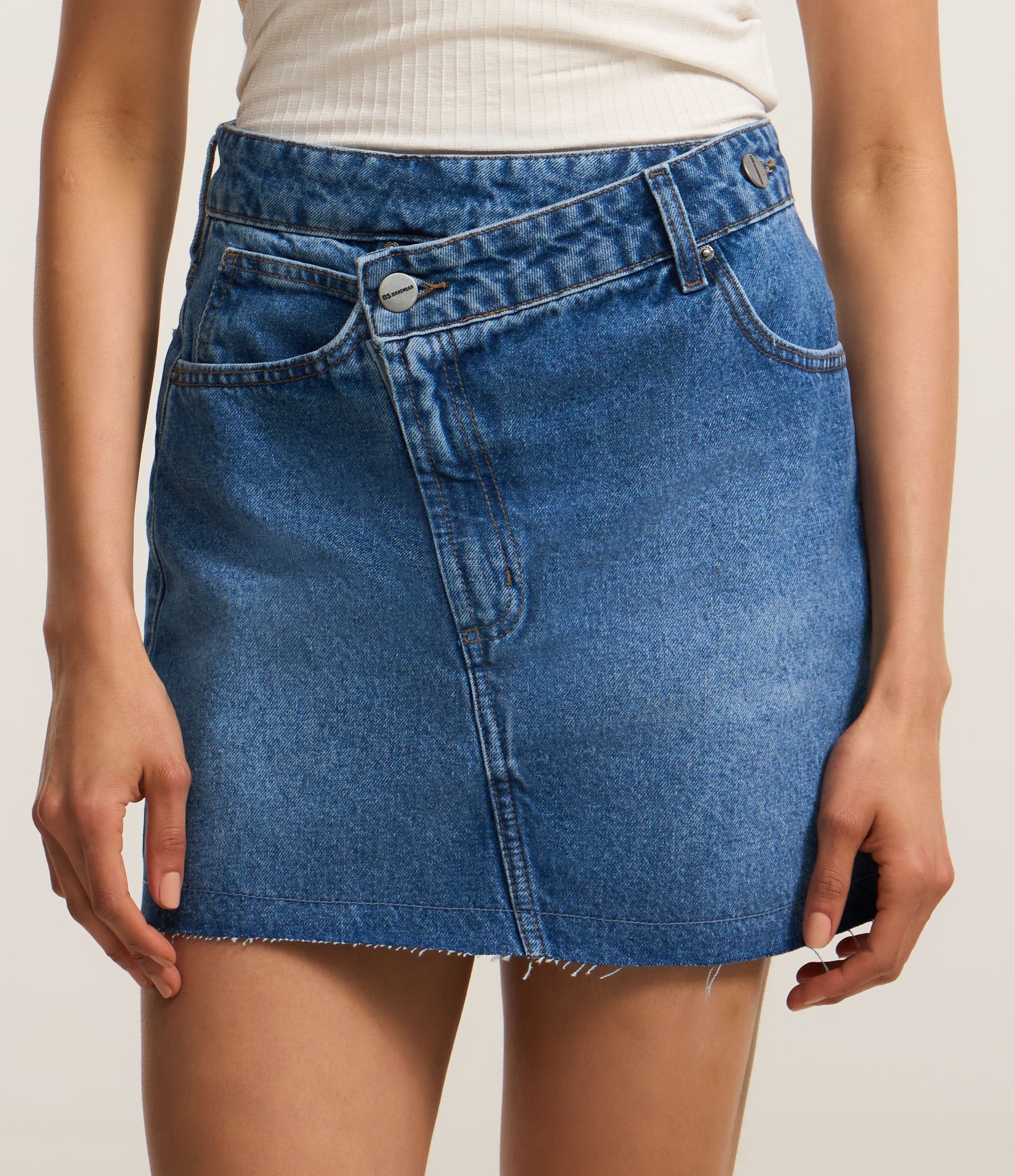 Mini Saia Jeans com Fechamento Deslocado Azul 2