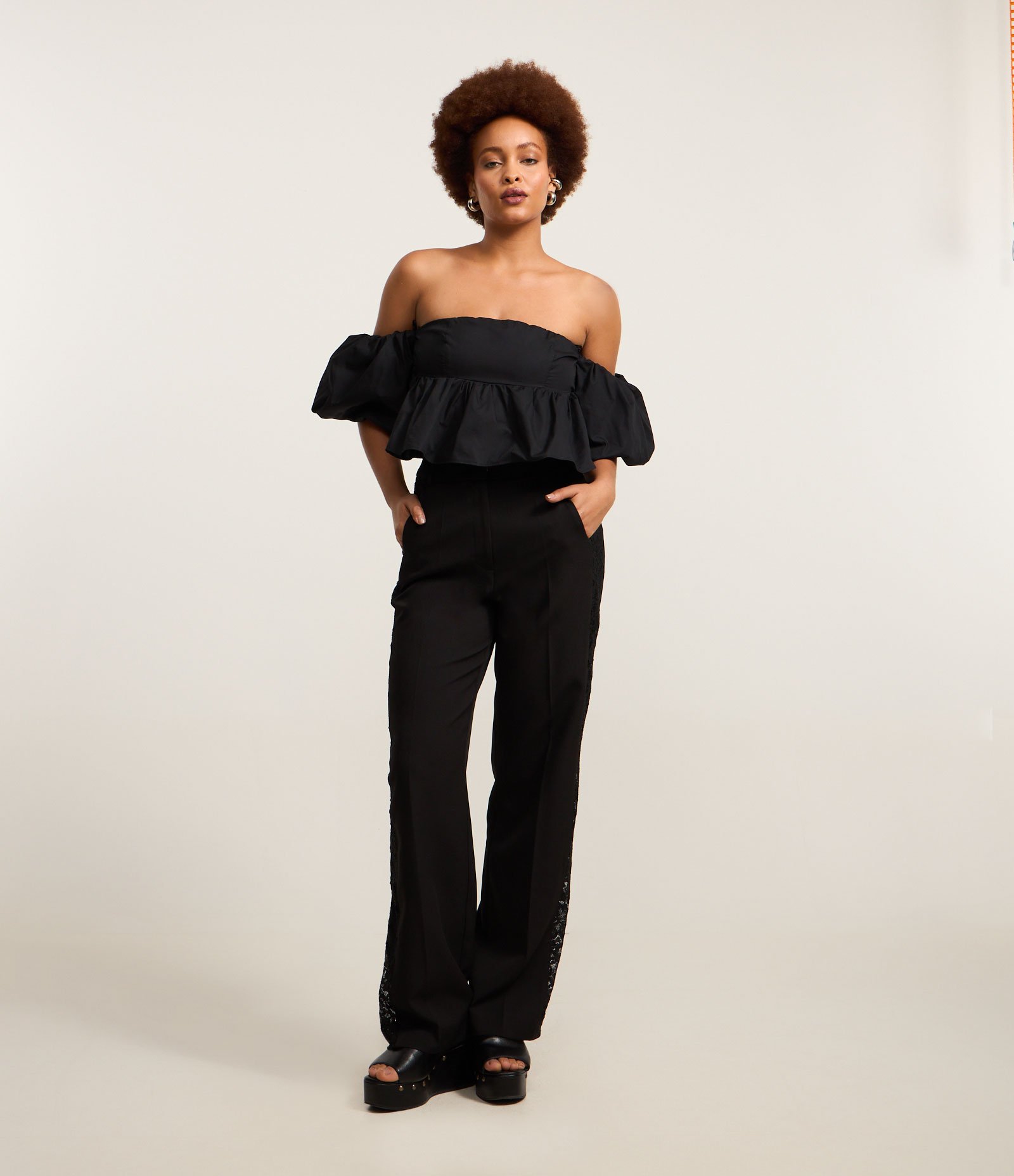 Blusa Cropped em Tricoline com Manga Bufante Preto 2