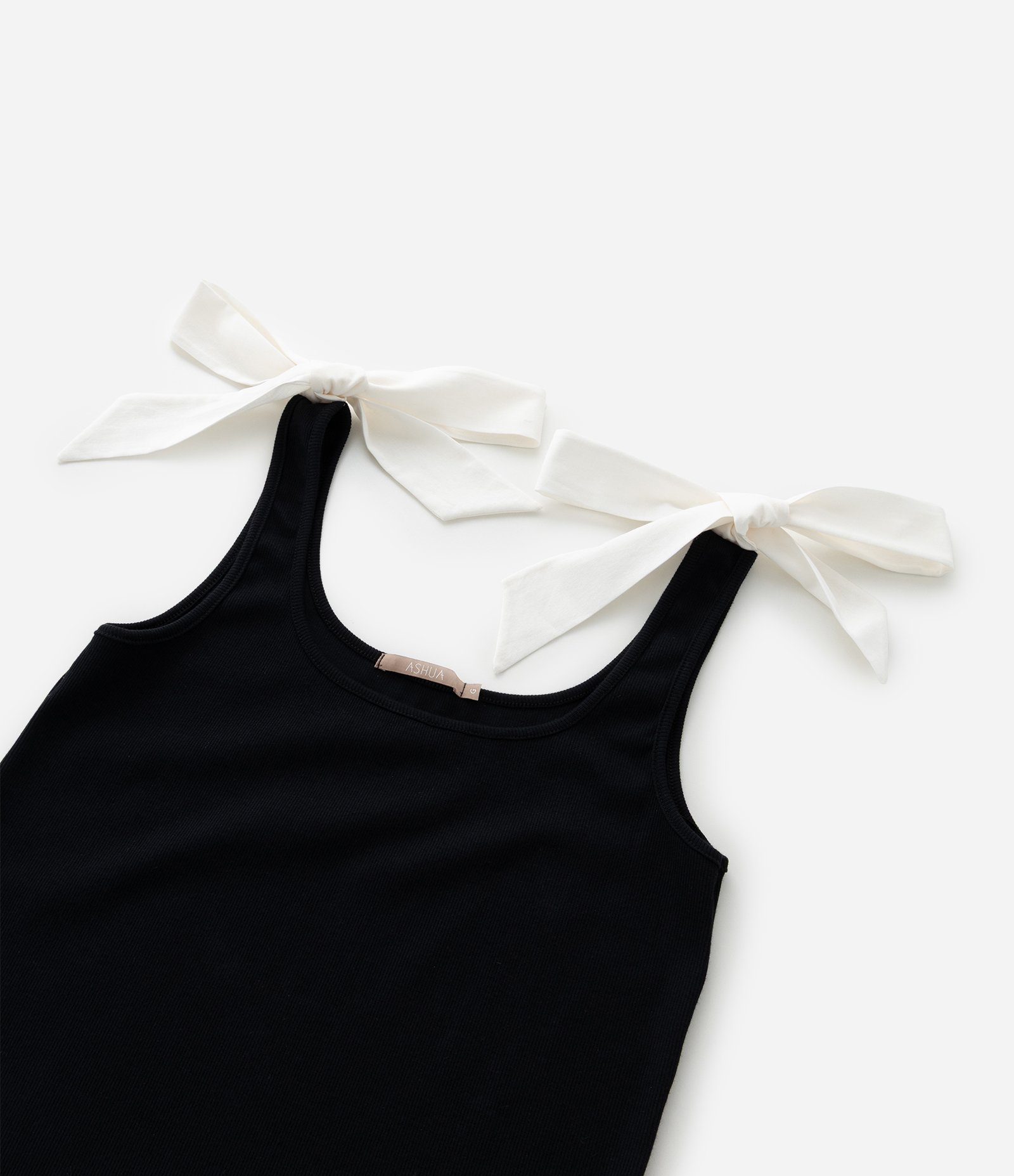 Blusa Regata em Ribana com Lacinhos Curve & Plus Size Preto 7