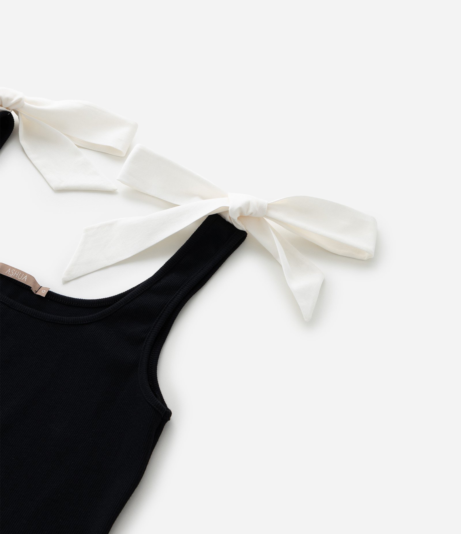 Blusa Regata em Ribana com Lacinhos Curve & Plus Size Preto 8