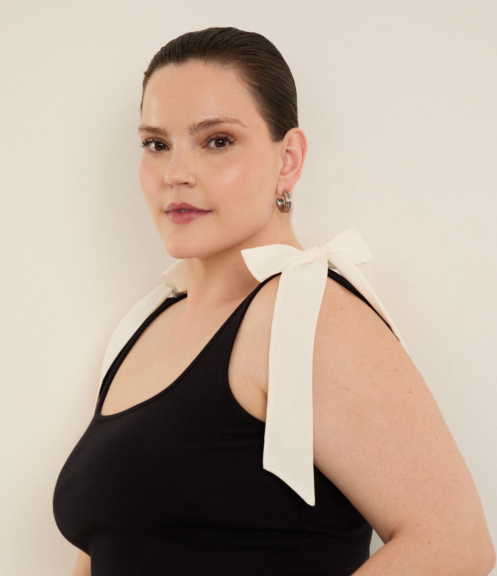 Blusa Regata em Ribana com Lacinhos Curve & Plus Size Preto 3