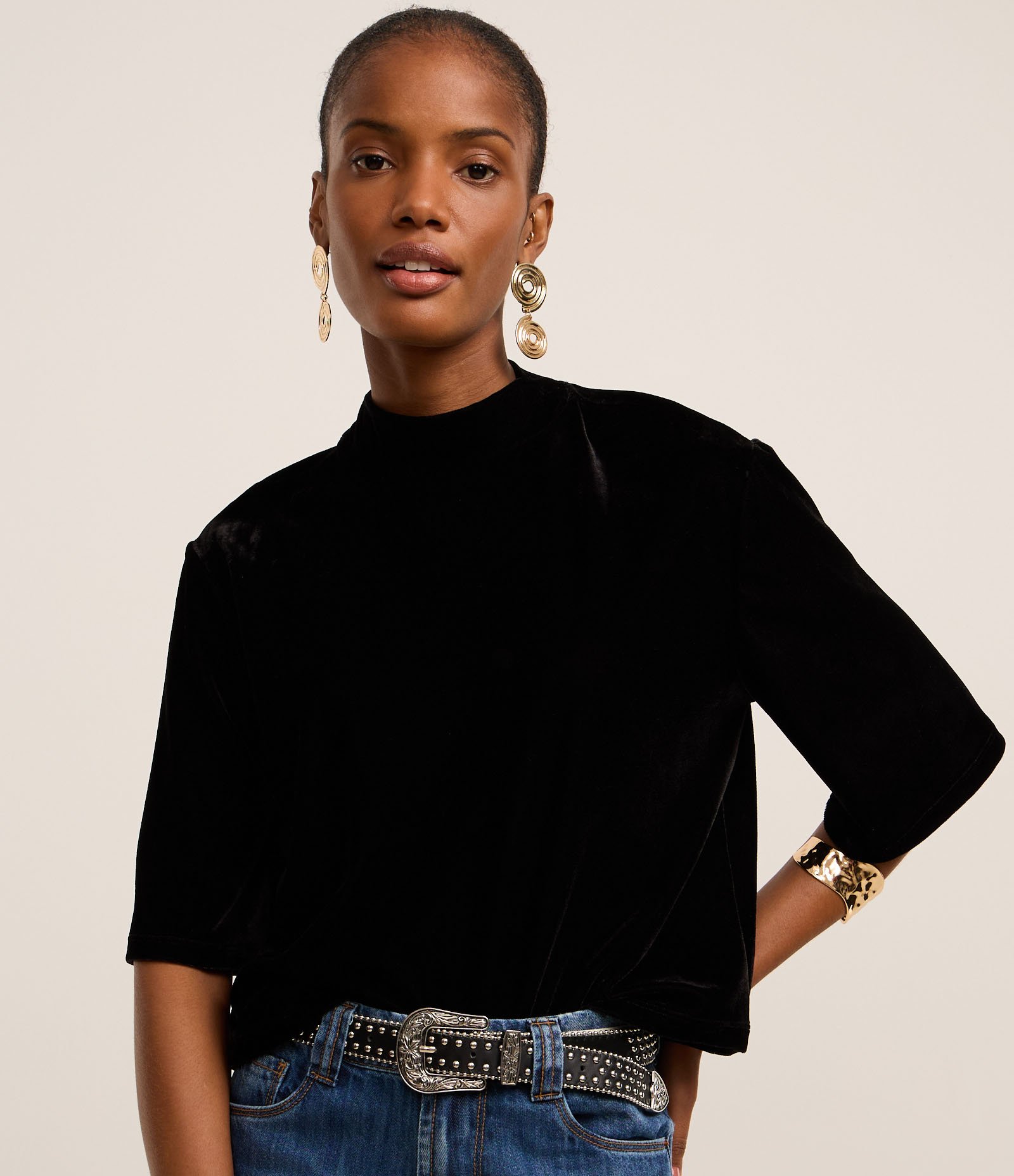 Blusa Boxy em Veludo com Gola Alta Preto 1