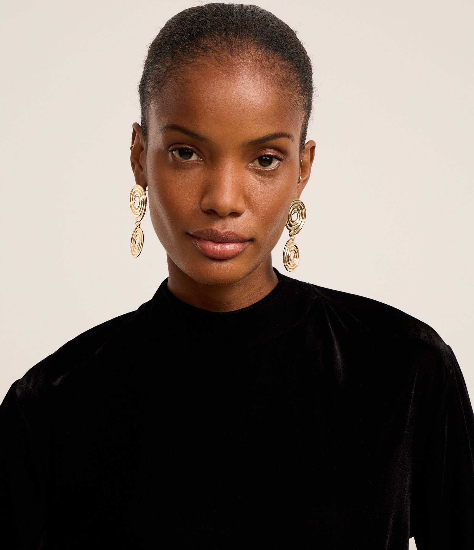 Blusa Boxy em Veludo com Gola Alta Preto 4