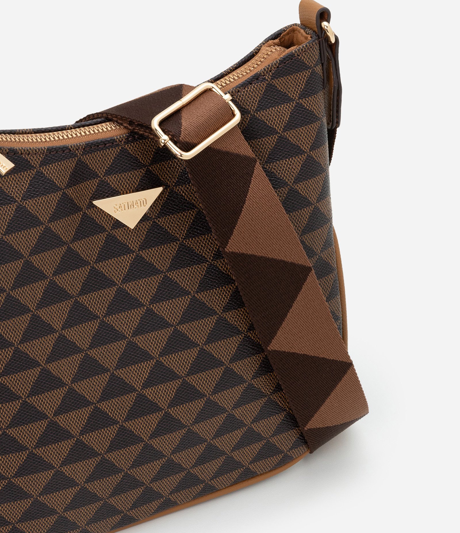Bolsa Potsman Pequena com Estampa Triangular e Alça Estampada com Gorgorão Marrom 7